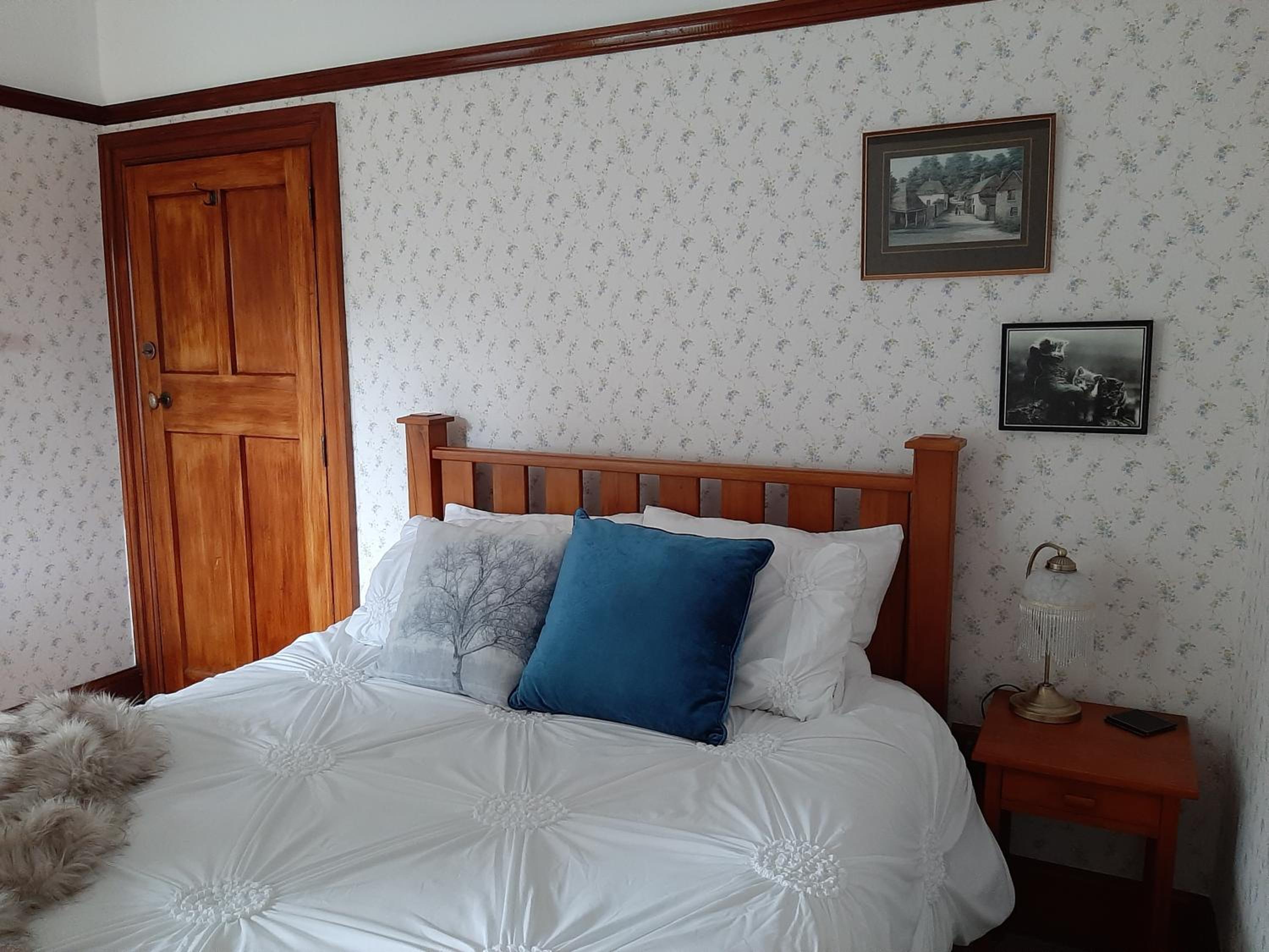 Deluxe Double Room with Shower - Photo 2
