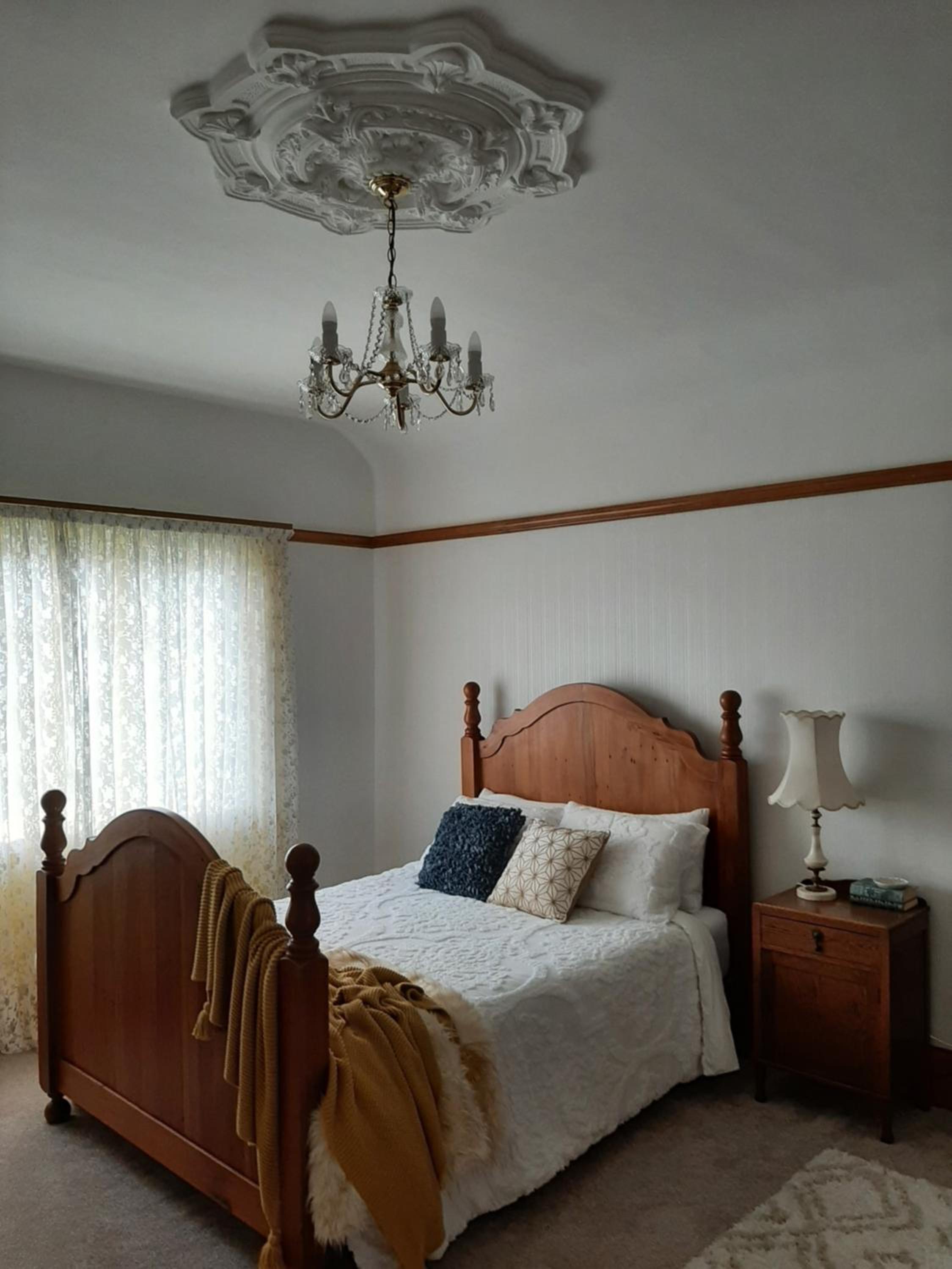 Deluxe Queen Room - Photo 1