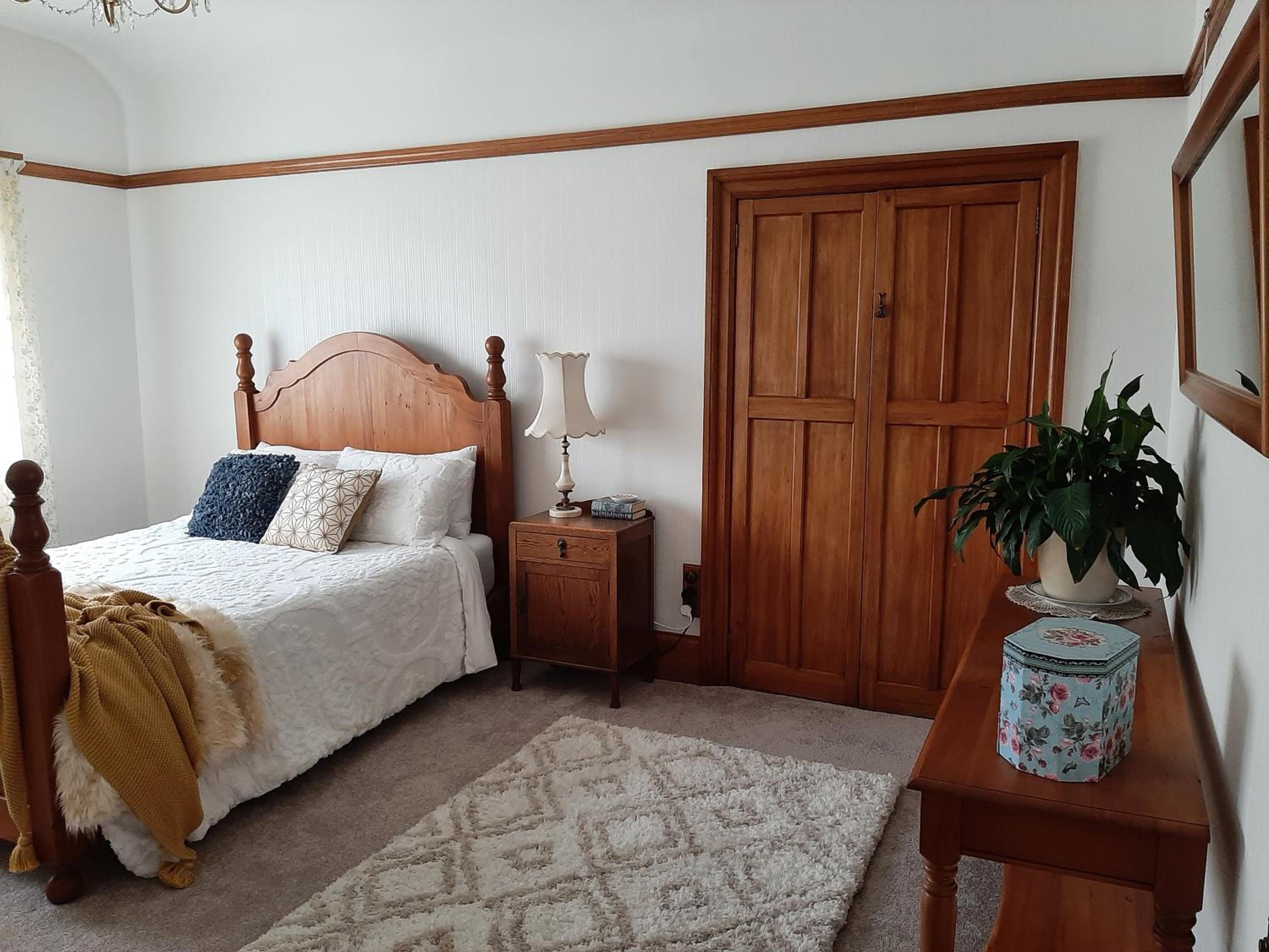 Deluxe Queen Room - Photo 4