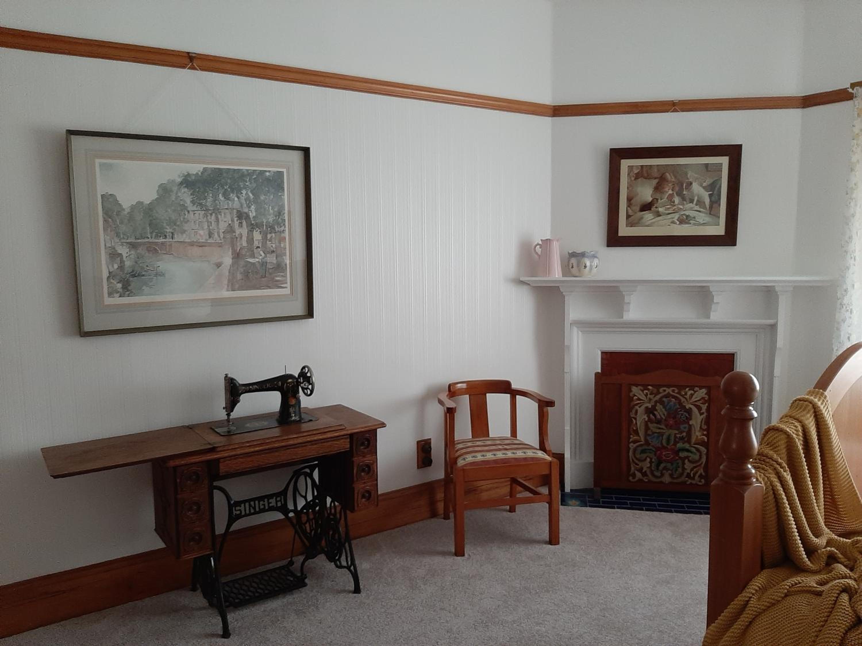 Deluxe Queen Room - Photo 3