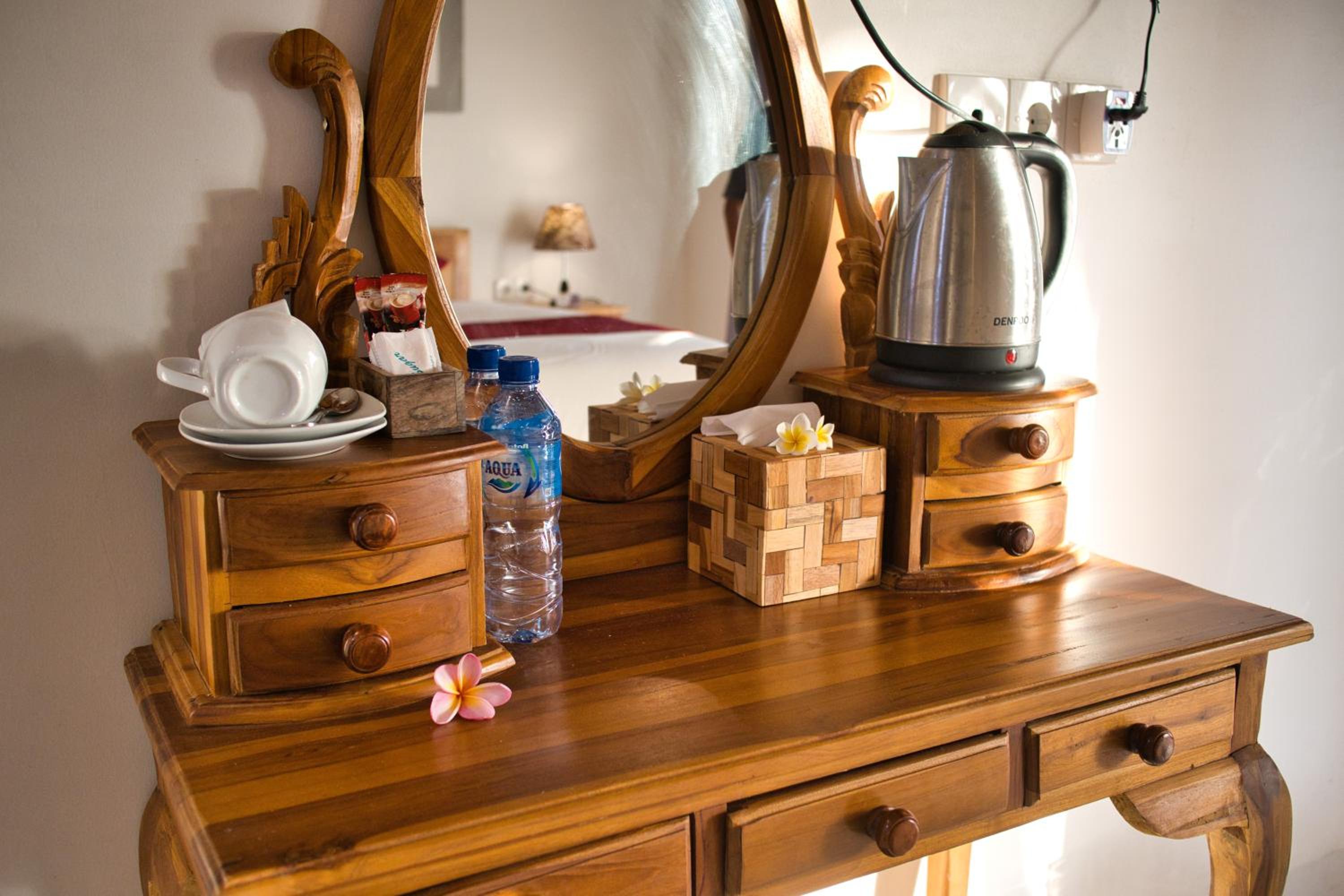 Deluxe Double Room with Balcony - Photo 14