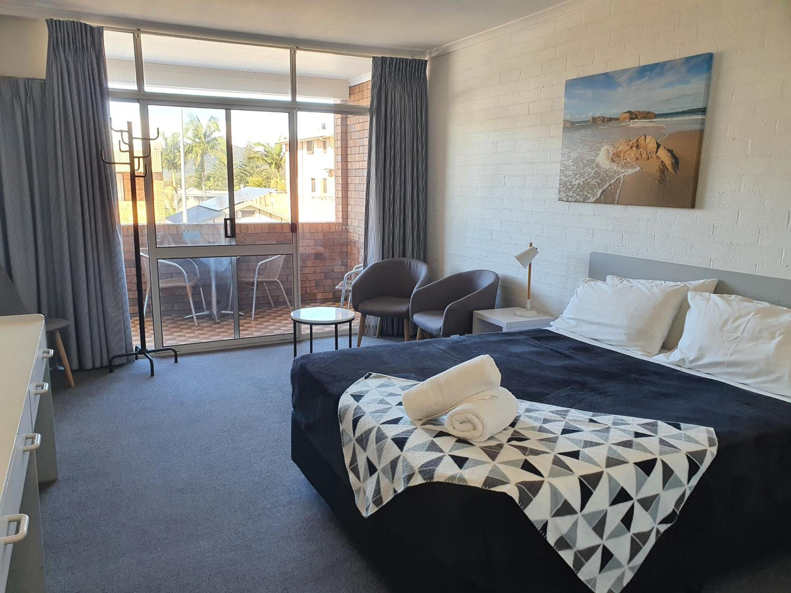 Deluxe Double Room with Balcony photo 1
