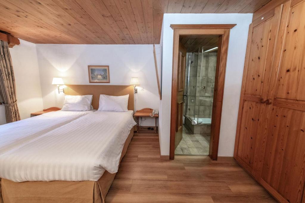 Double Room - Photo 2