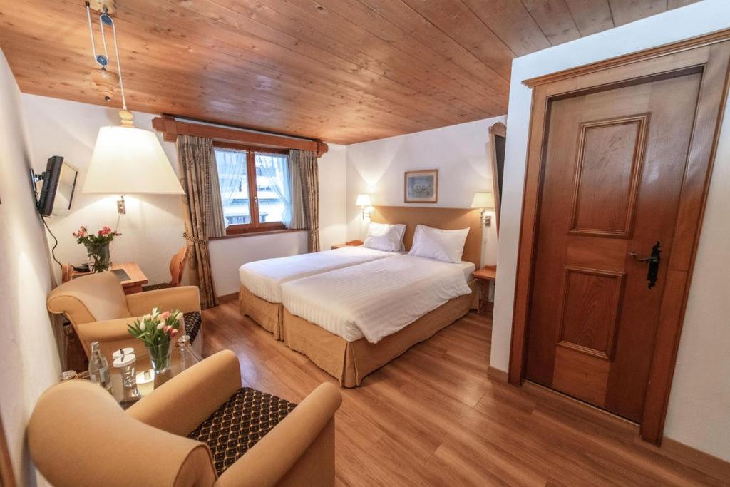 Double Room - Photo 6