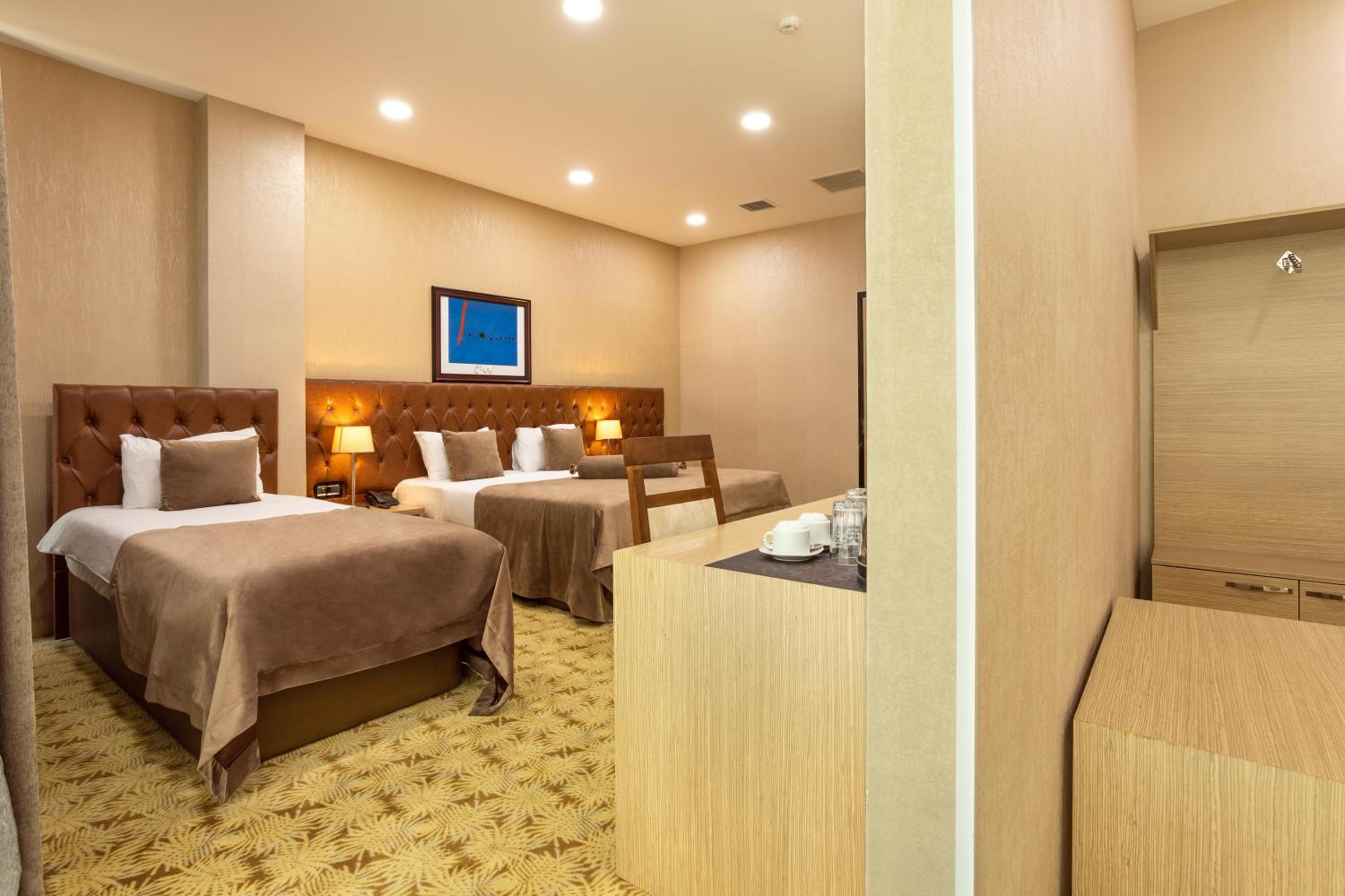 Deluxe Triple Room