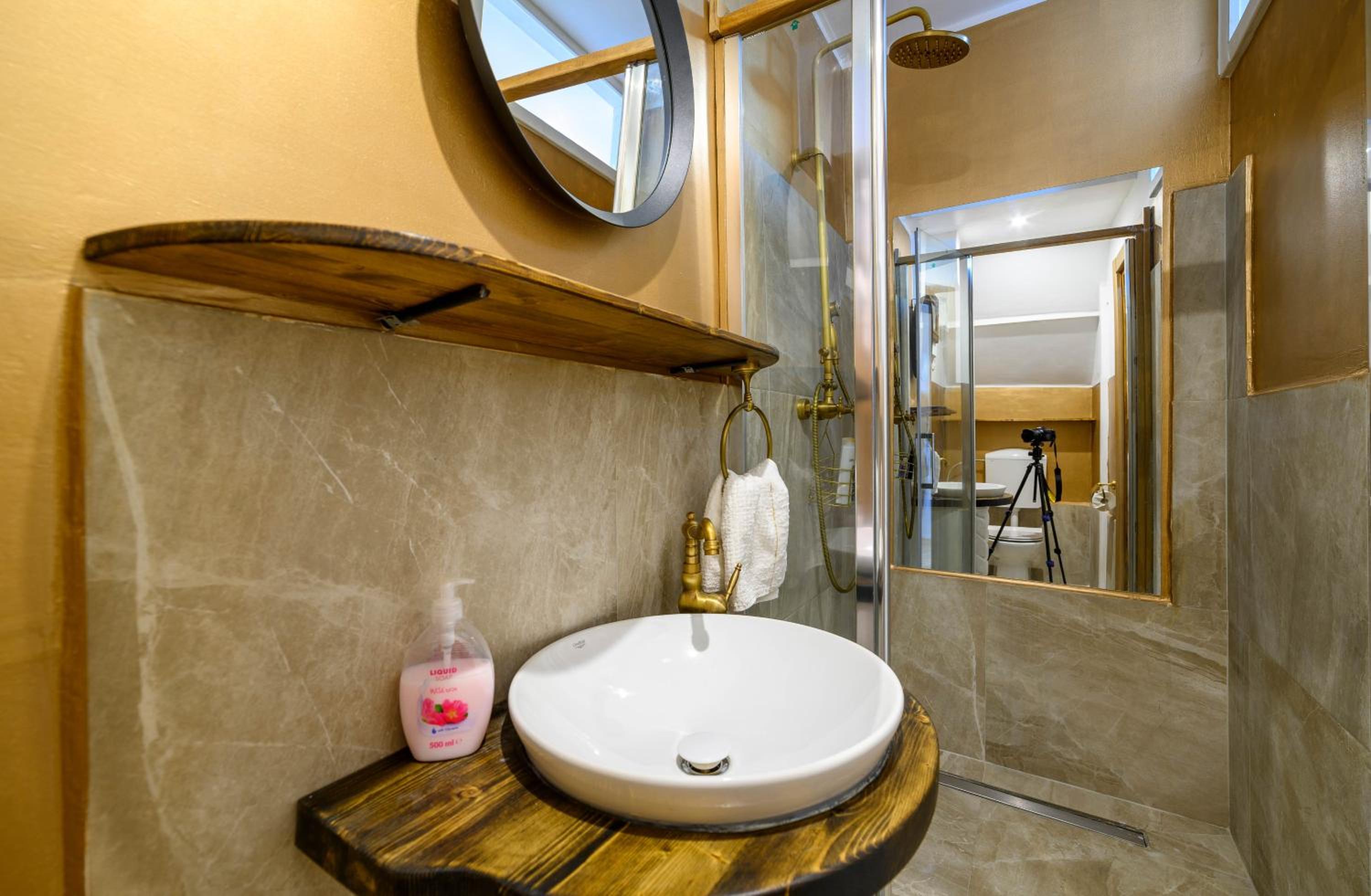 Apartment with Sea View - Photo 7