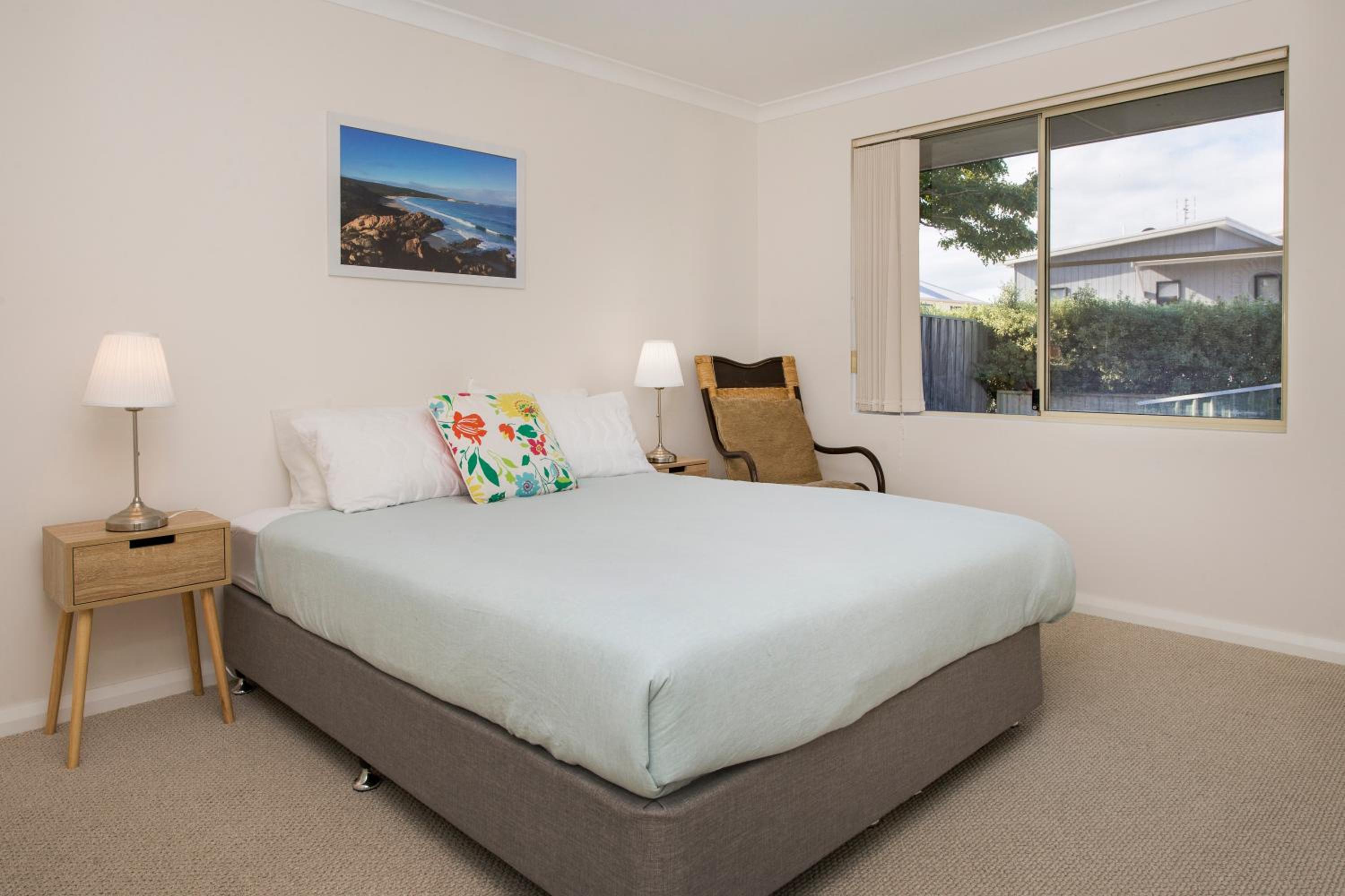Five-Bedroom House - SHEETS NOT INCLUDED photo 1