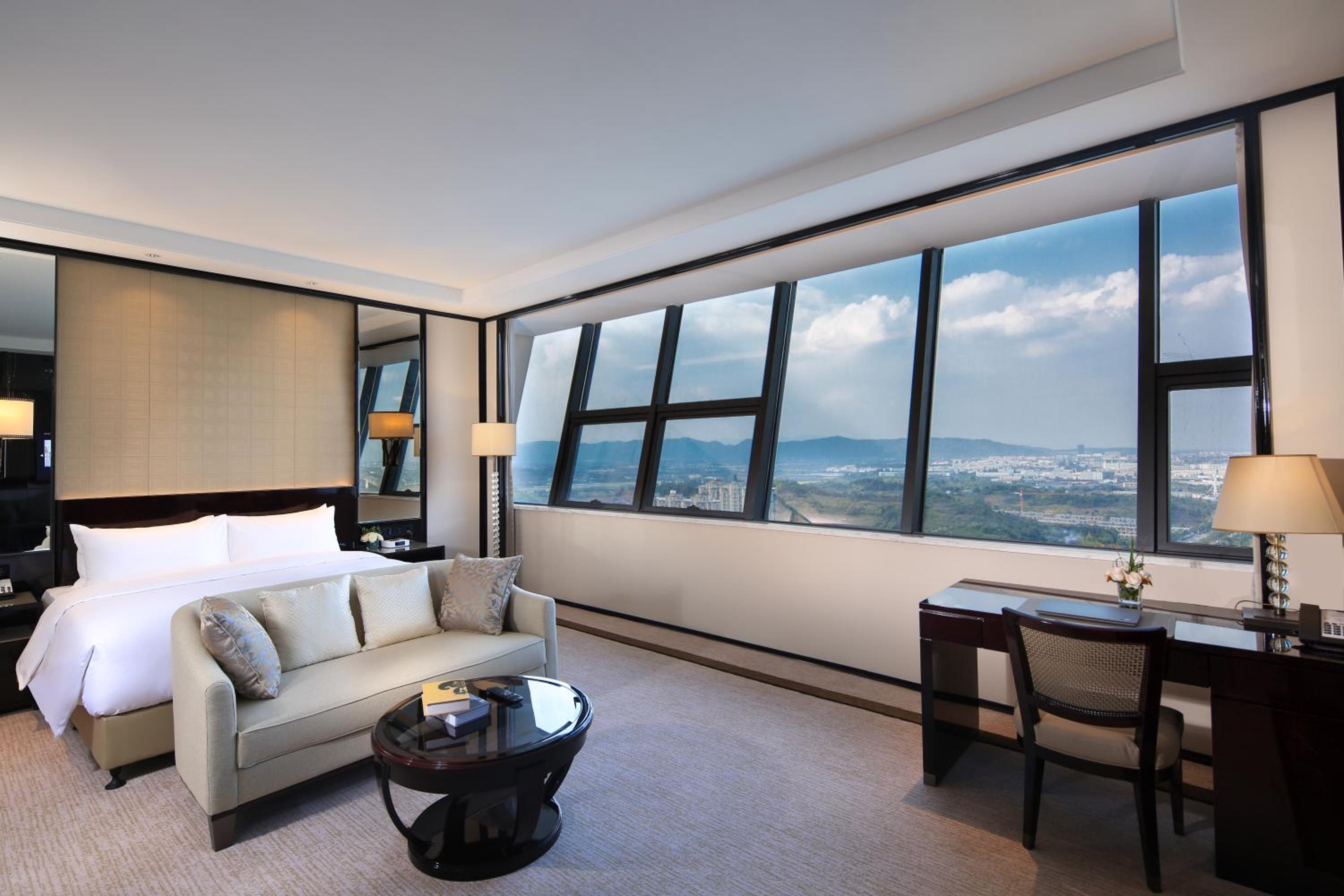 Elegant Superior King Room - Non-Smoking photo 1