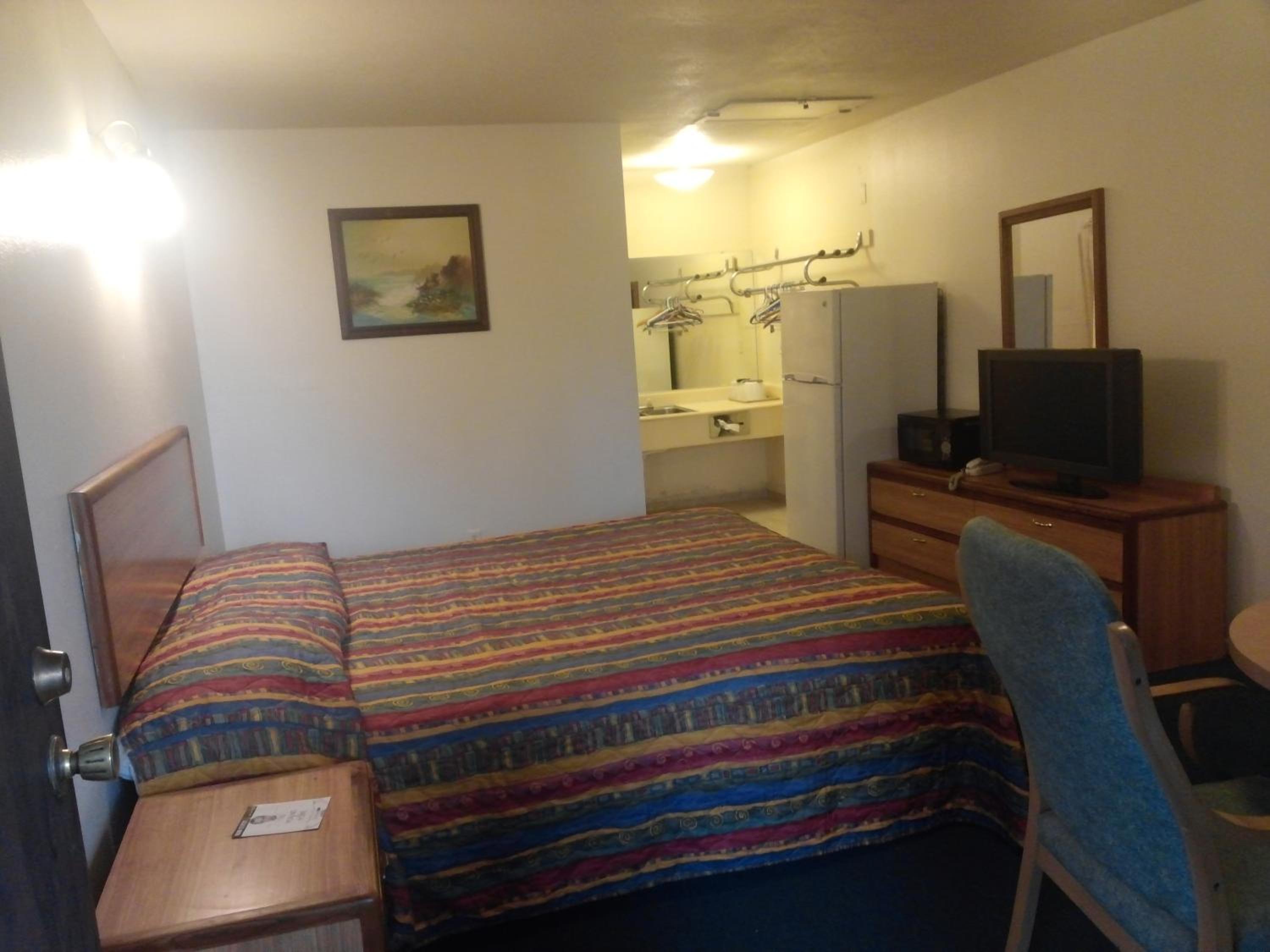 Deluxe King Room - Photo 3