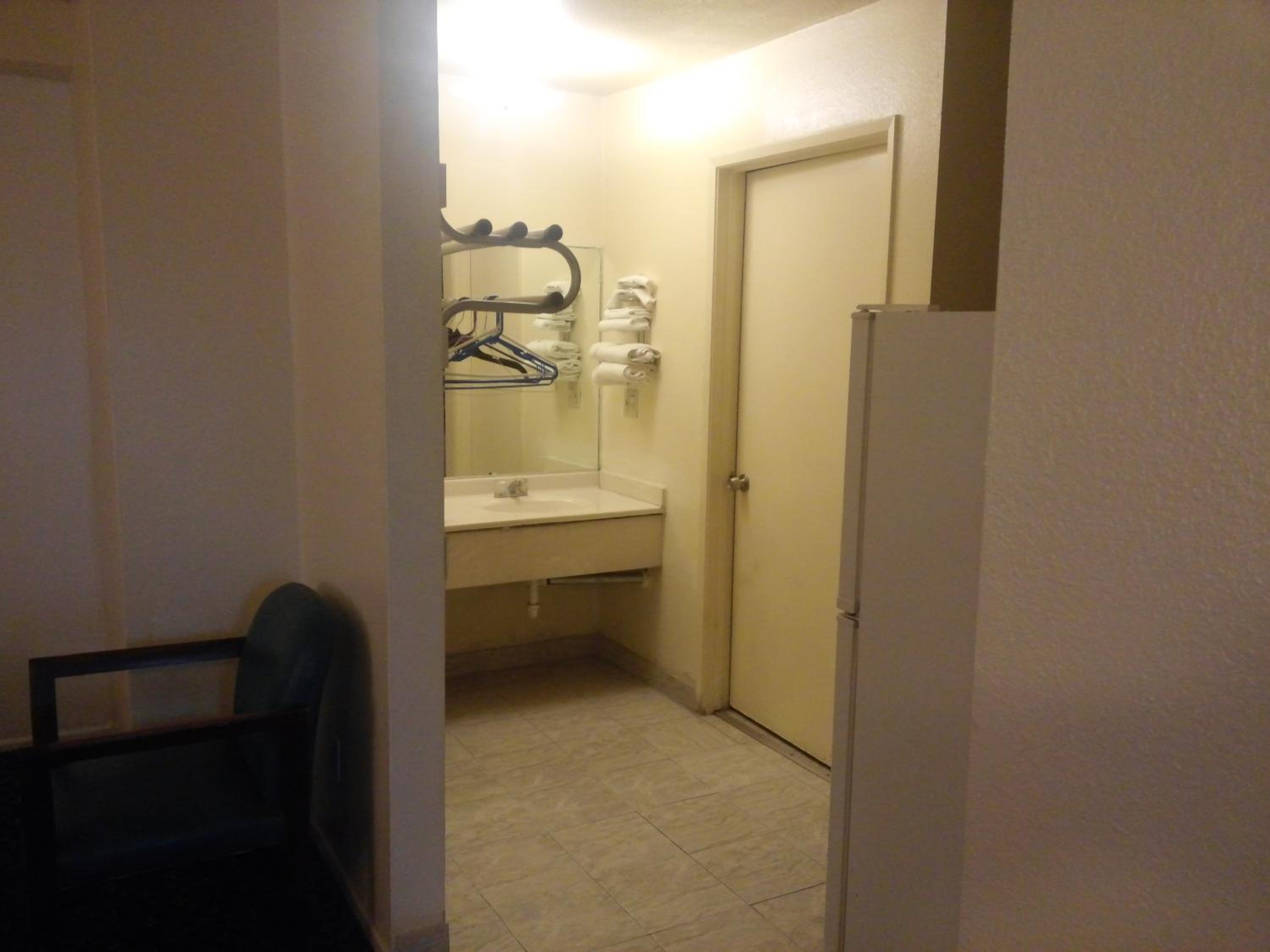 Deluxe King Room - Photo 2