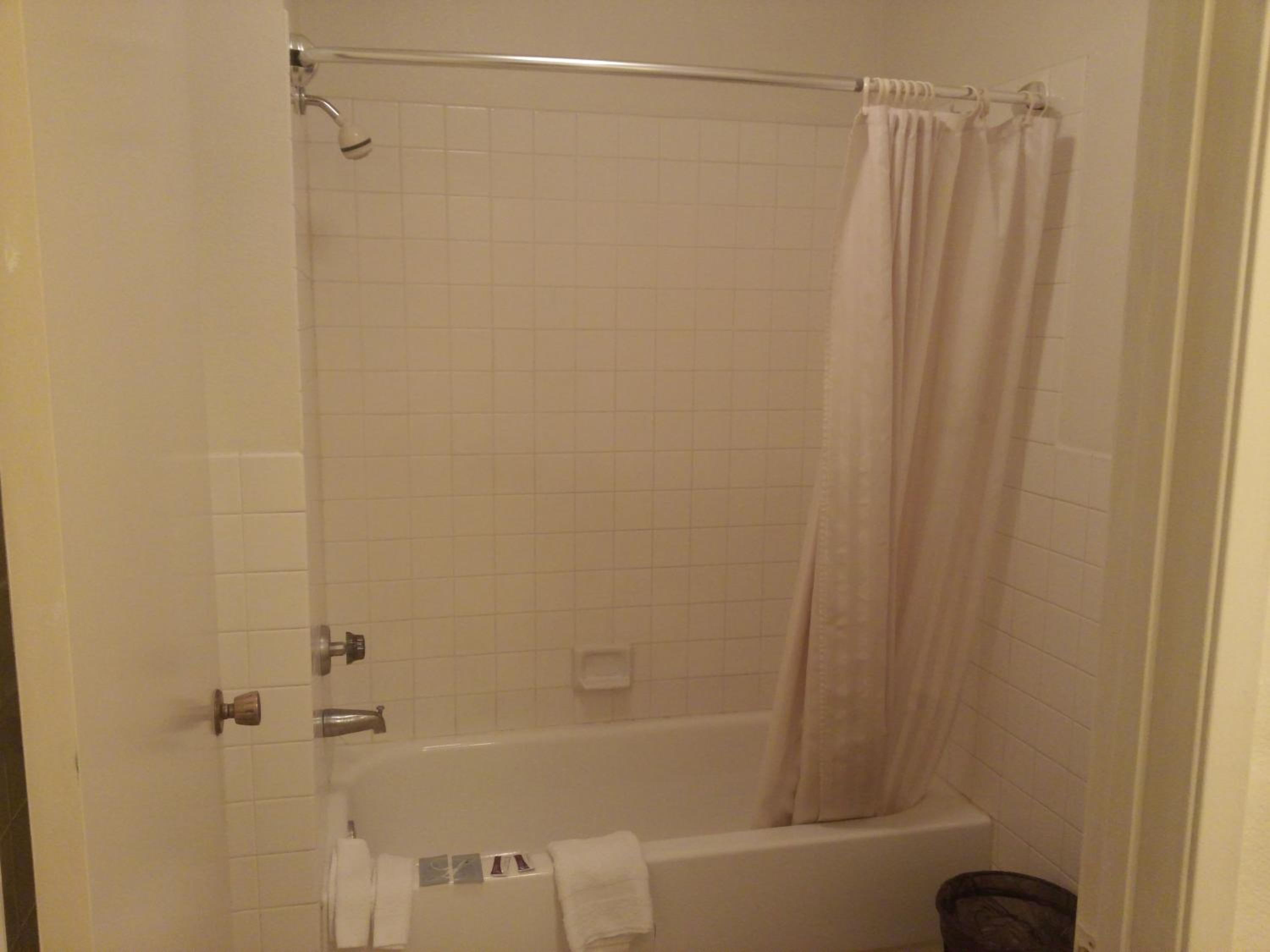 Deluxe King Room - Photo 4