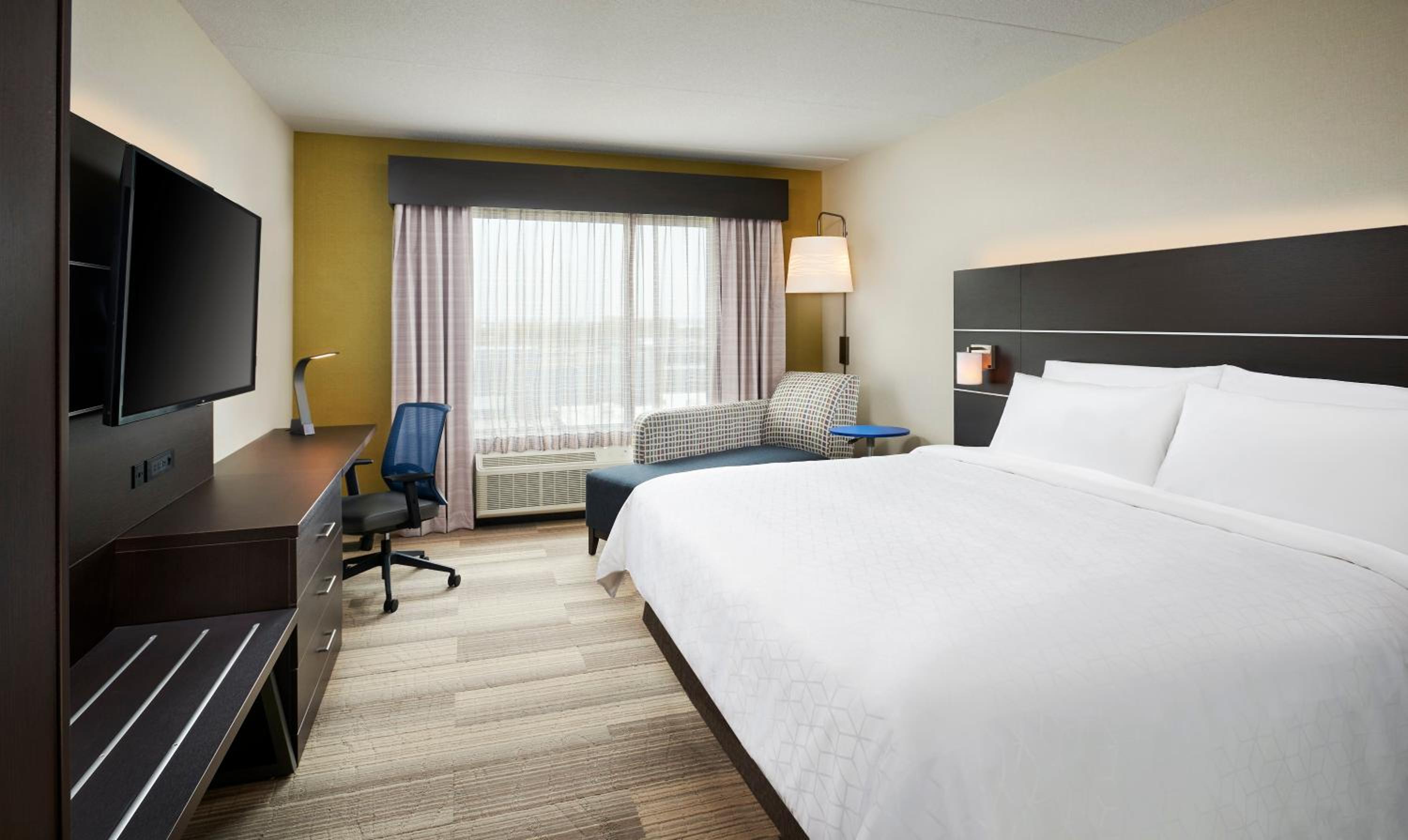 Standard King Room - Photo 6