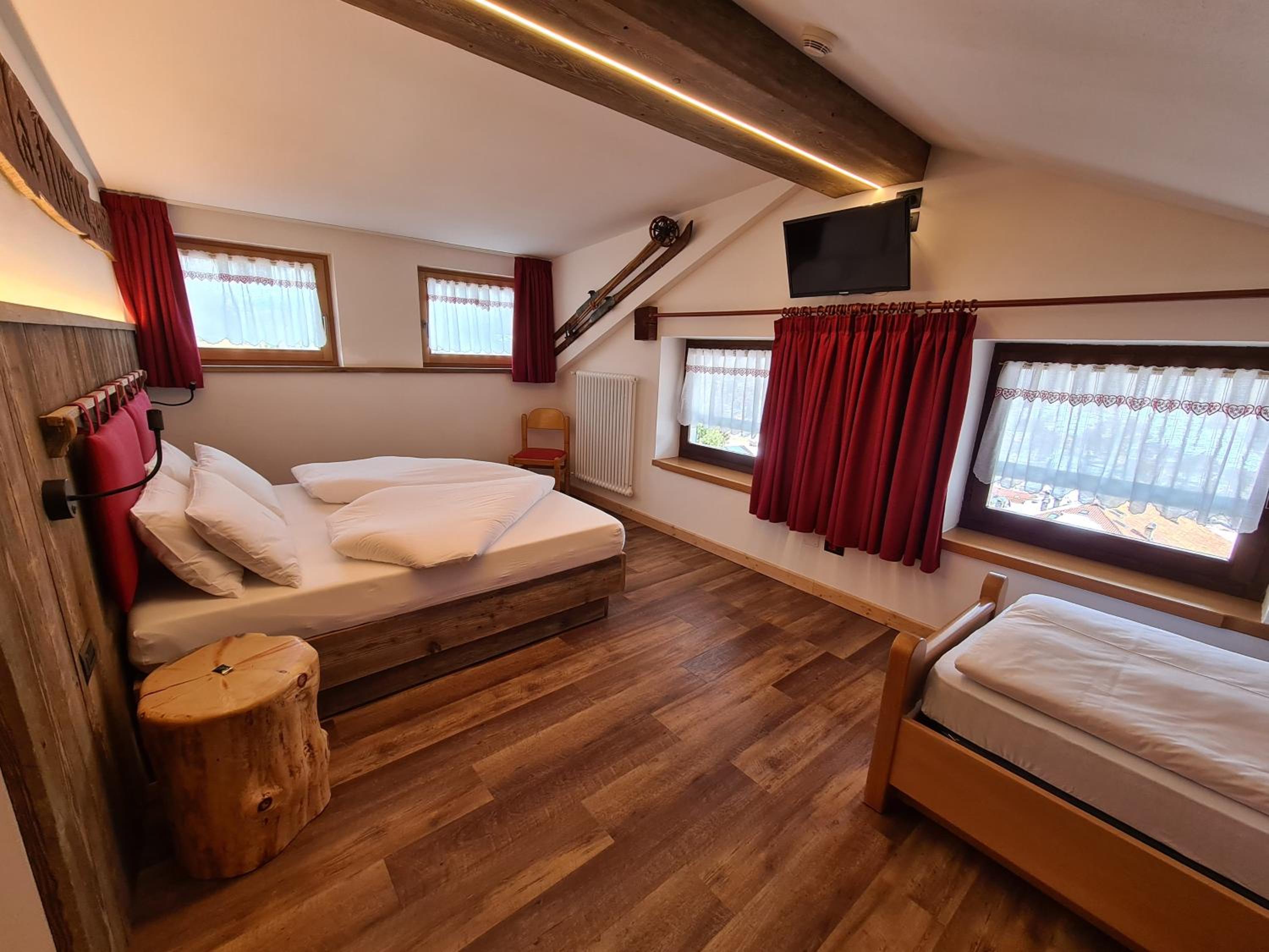 Superior Triple Room photo 3
