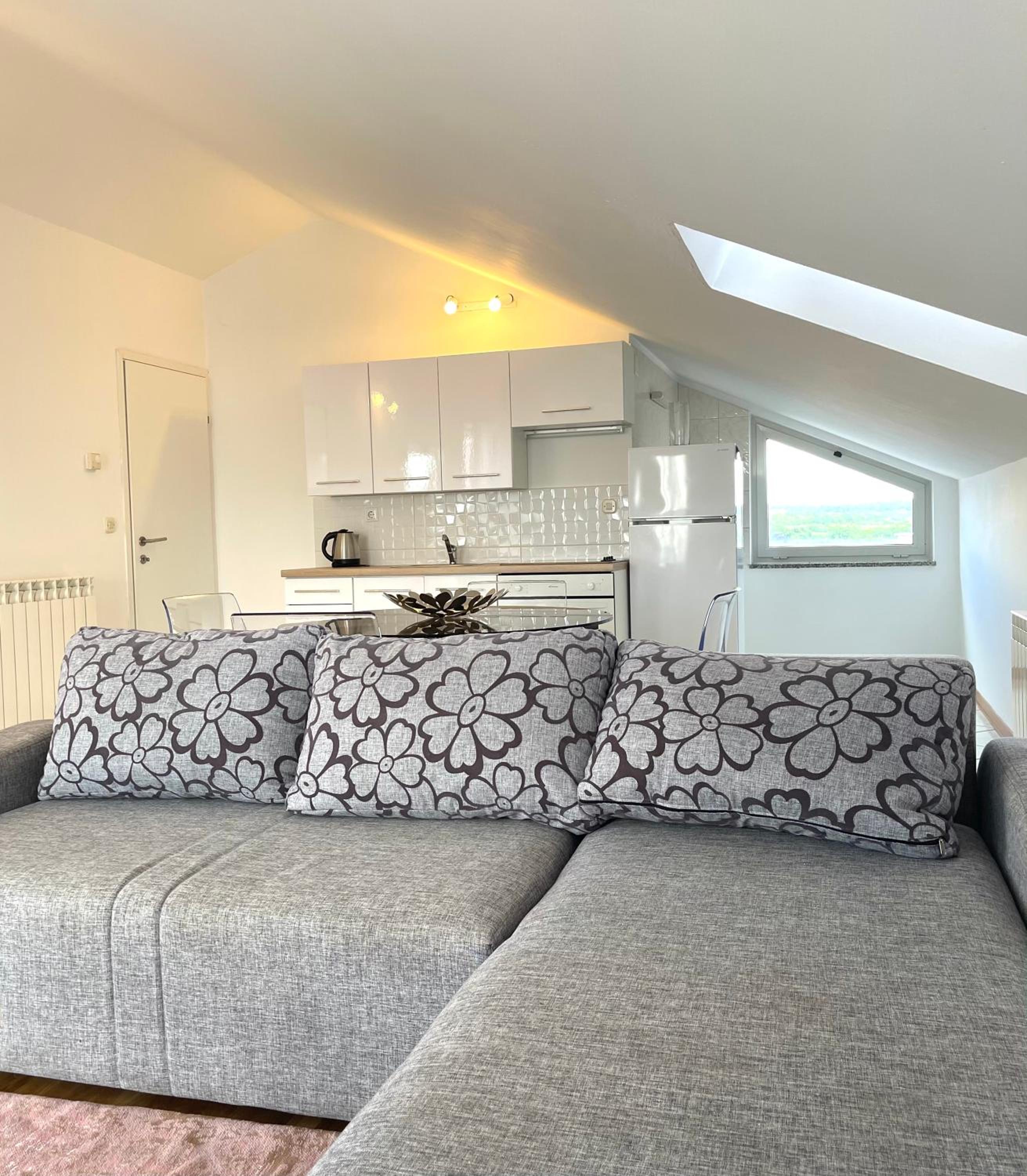 One-Bedroom Apartment with Sea View photo 3