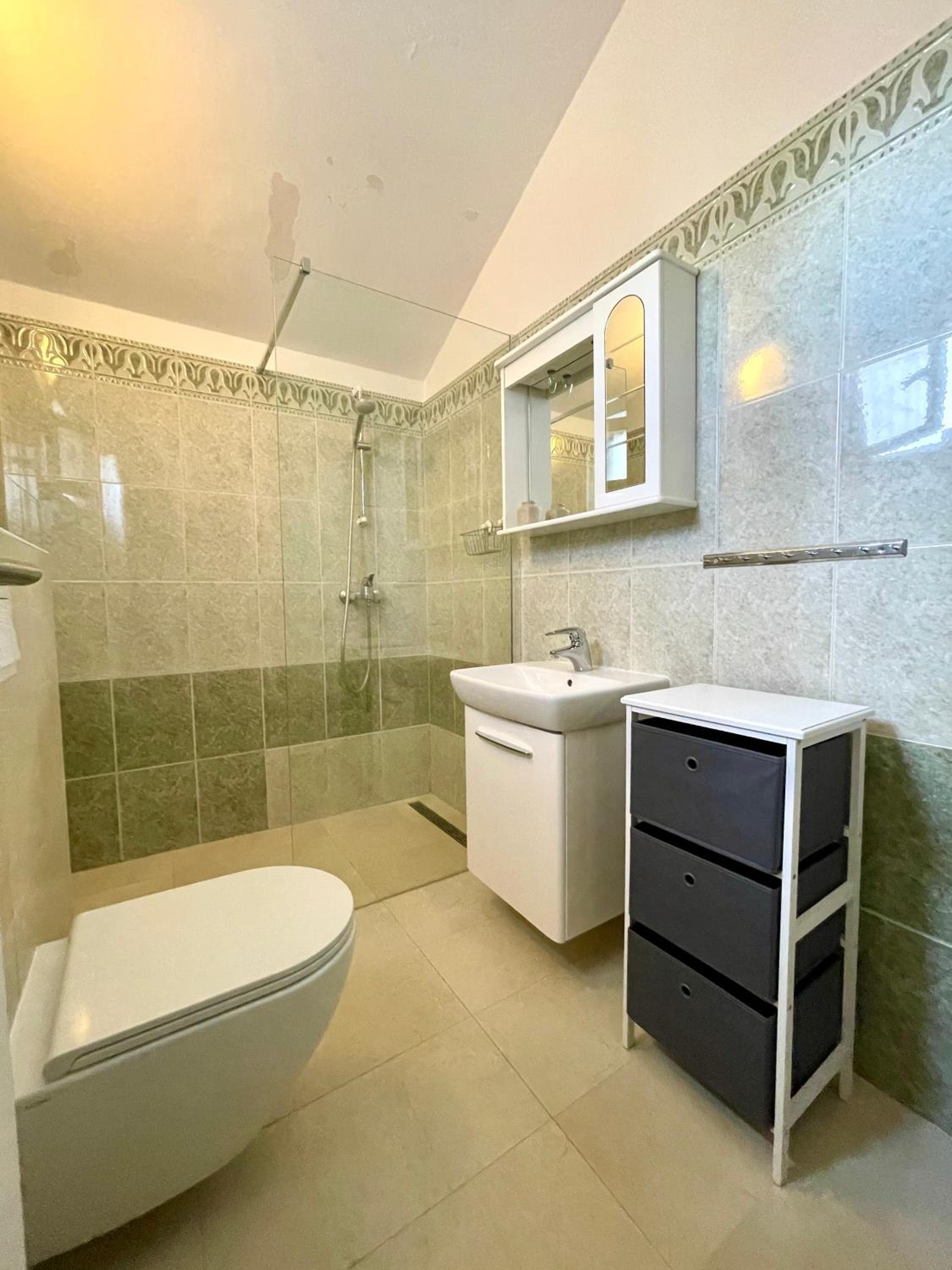 One-Bedroom Apartment with Sea View photo 2