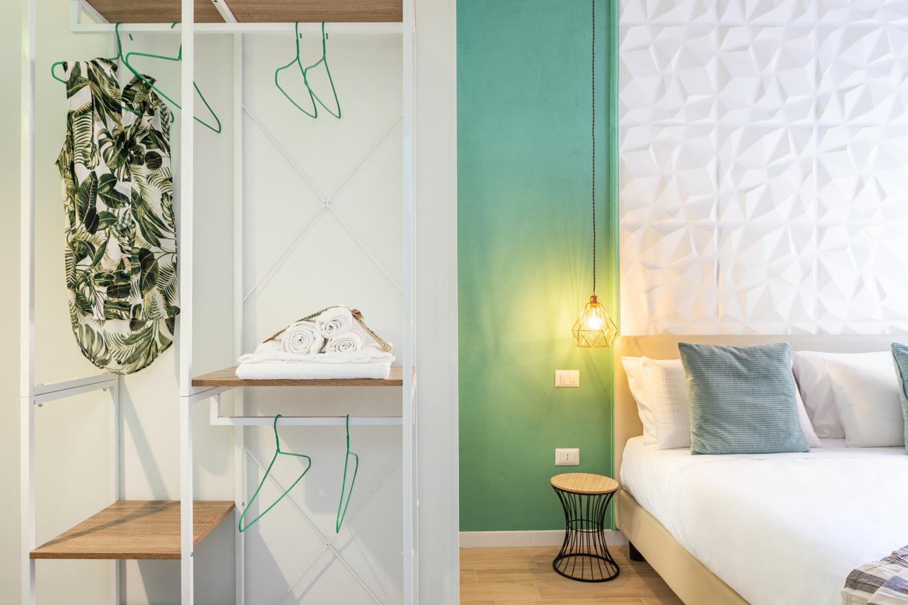 Double Room with Balcony - Photo 1