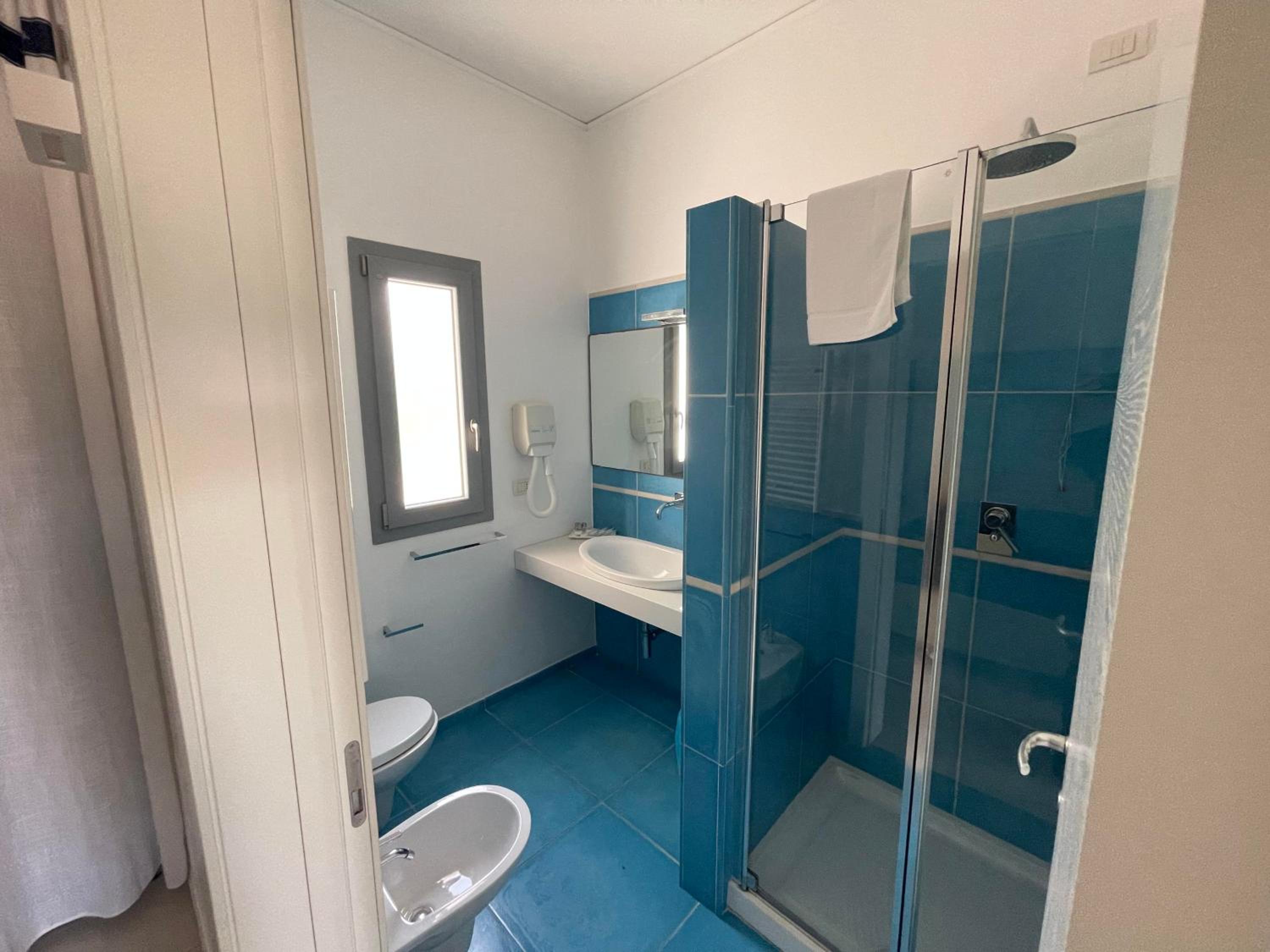 Double or Twin Room with Garden View - Photo 4