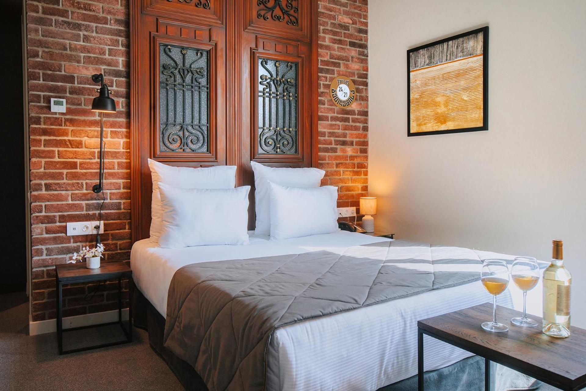 Double Room - Photo 10