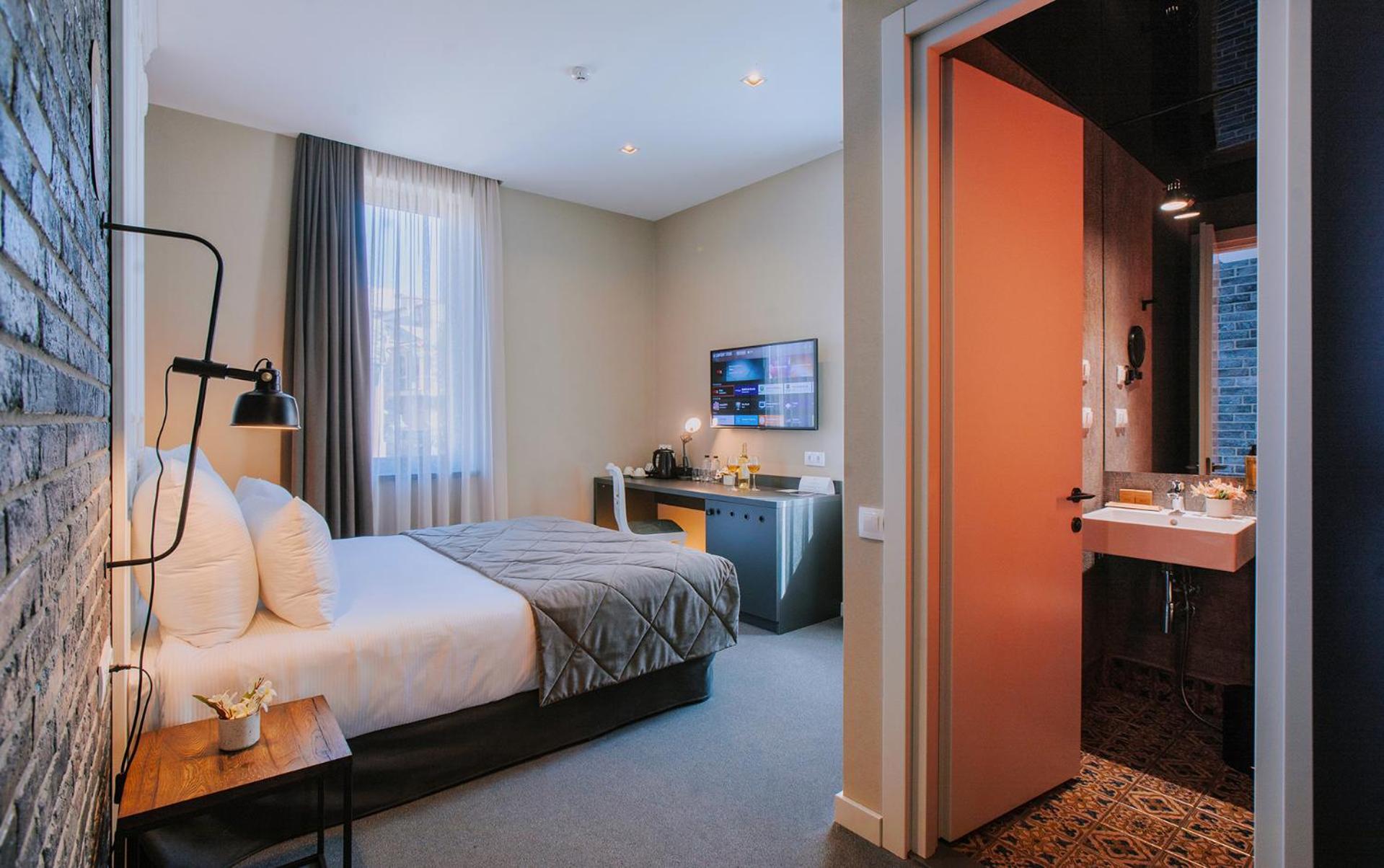 Double Room - Photo 9