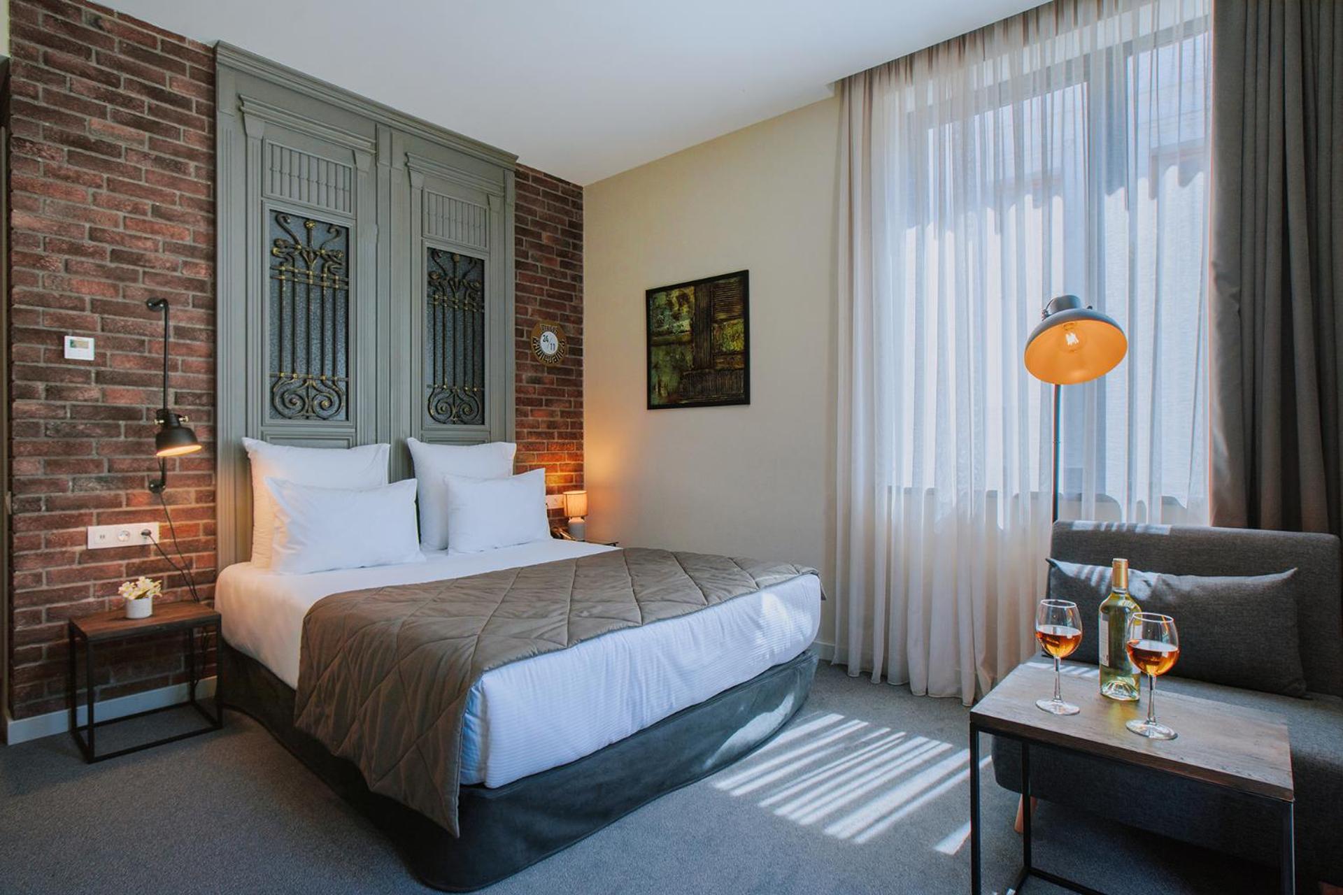 Double Room - Photo 8