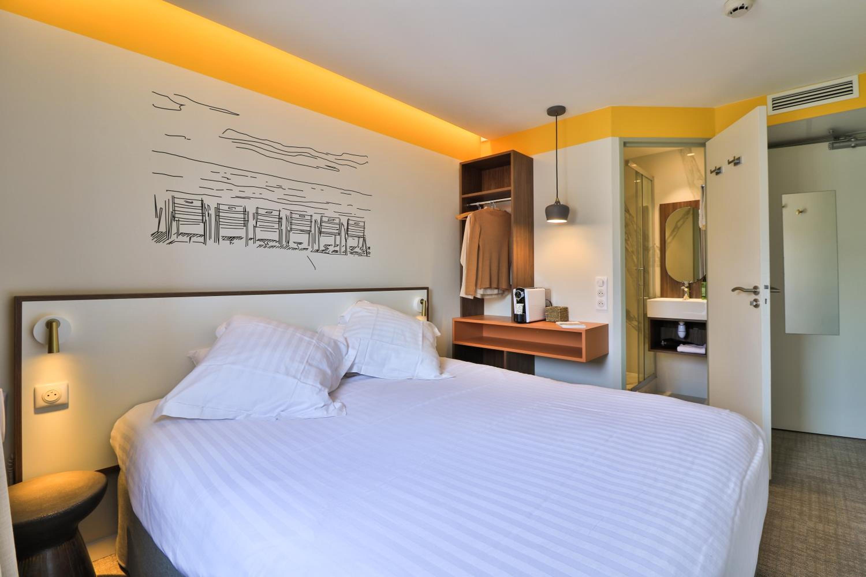 Standard Double Room - Photo 5