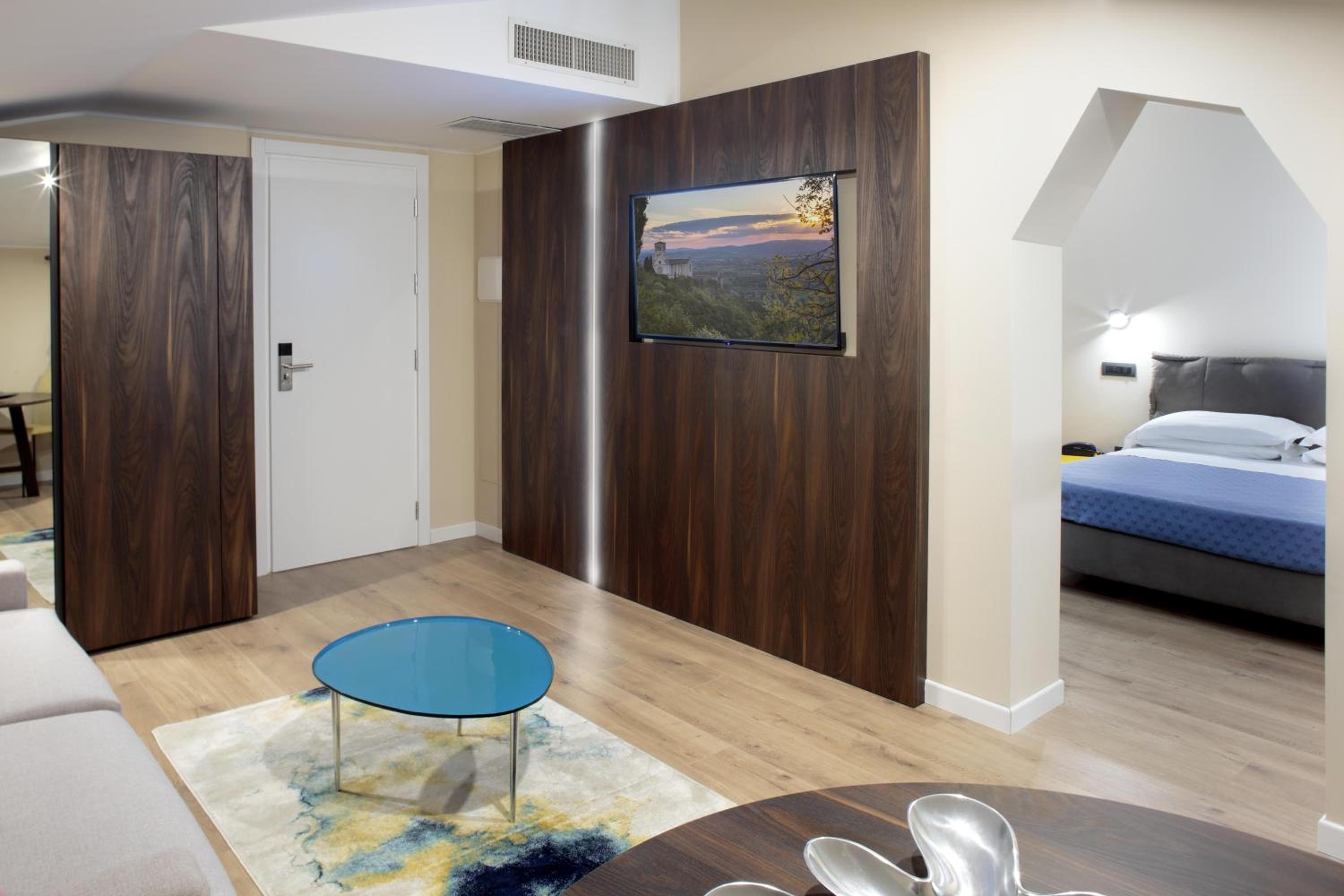 Junior Suite - Photo 1