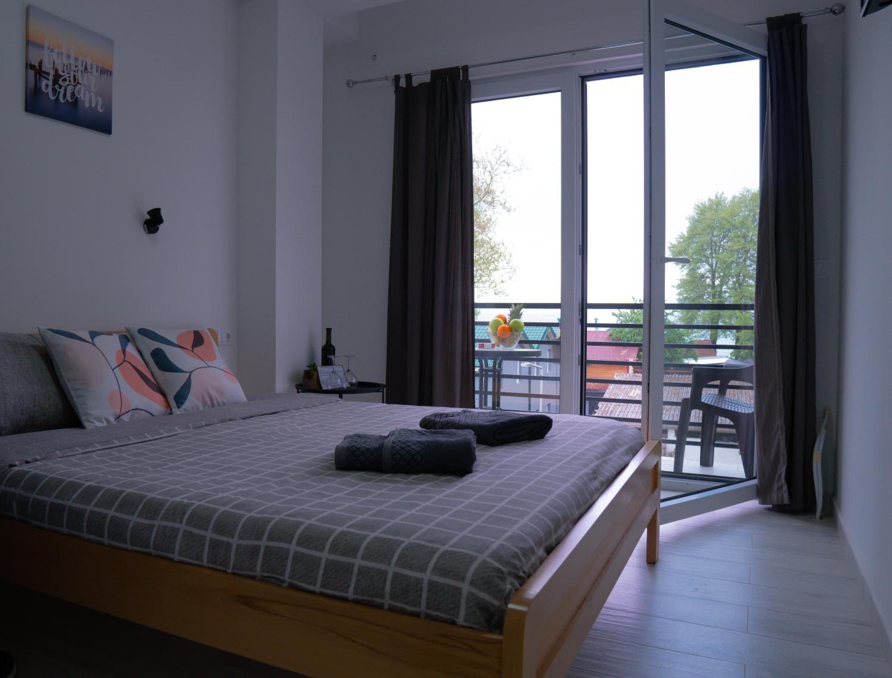Standard Double Room - Photo 9