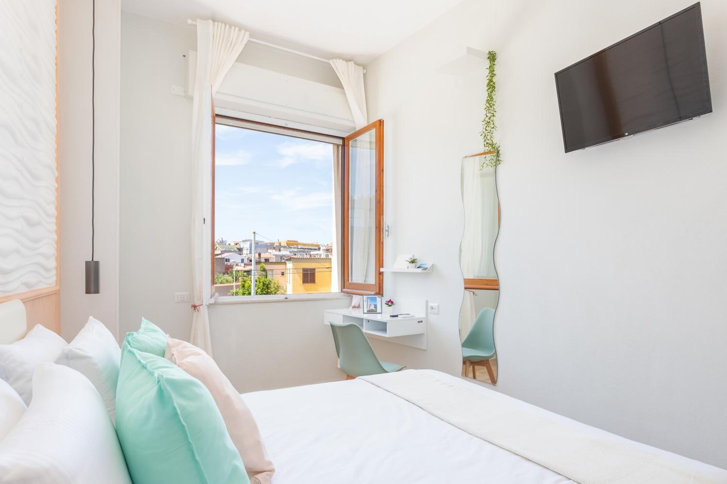 Large Double or Twin Room photo 1