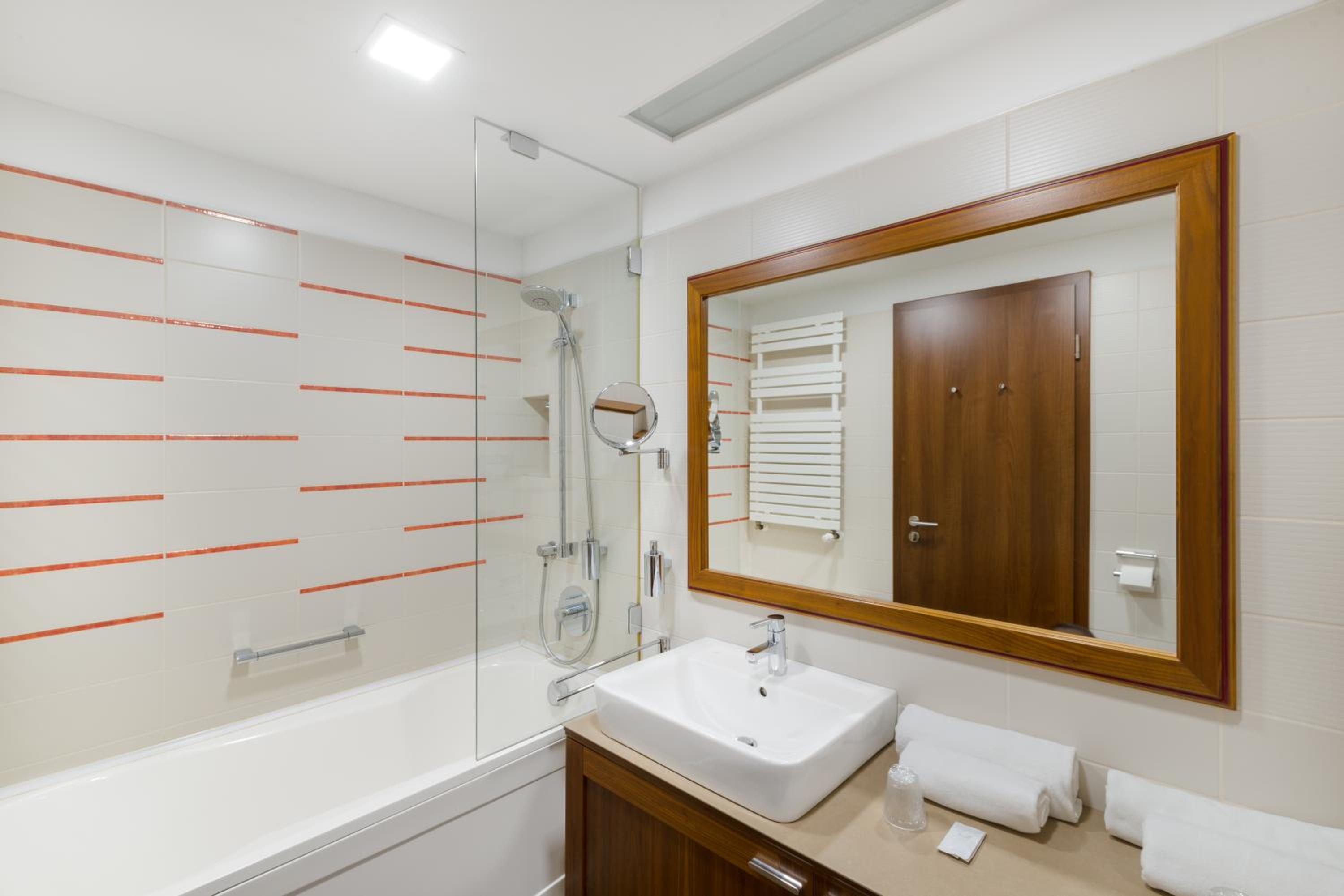 Superior Double or Twin Room - Photo 5