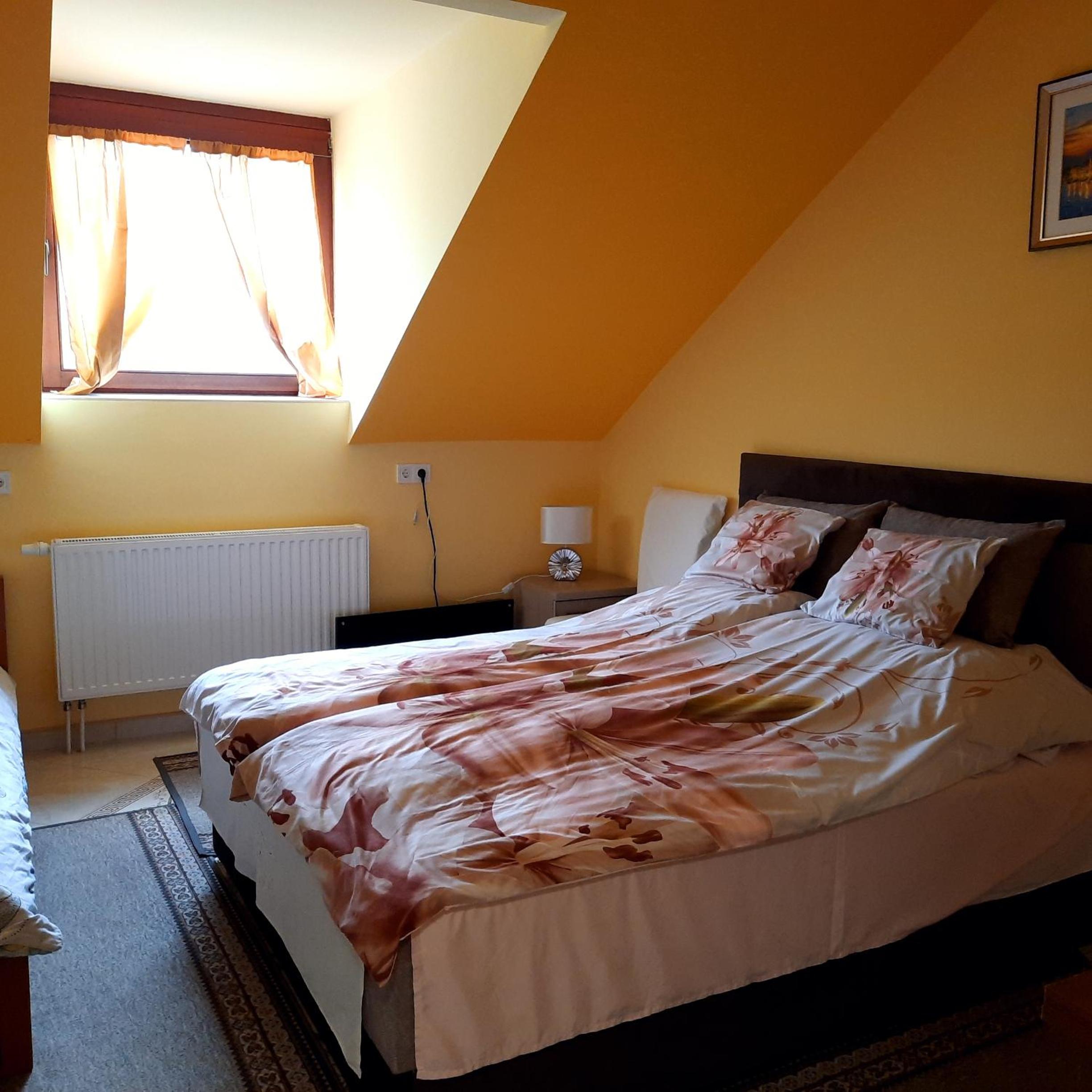 Triple Room with Private Bathroom - Photo 1