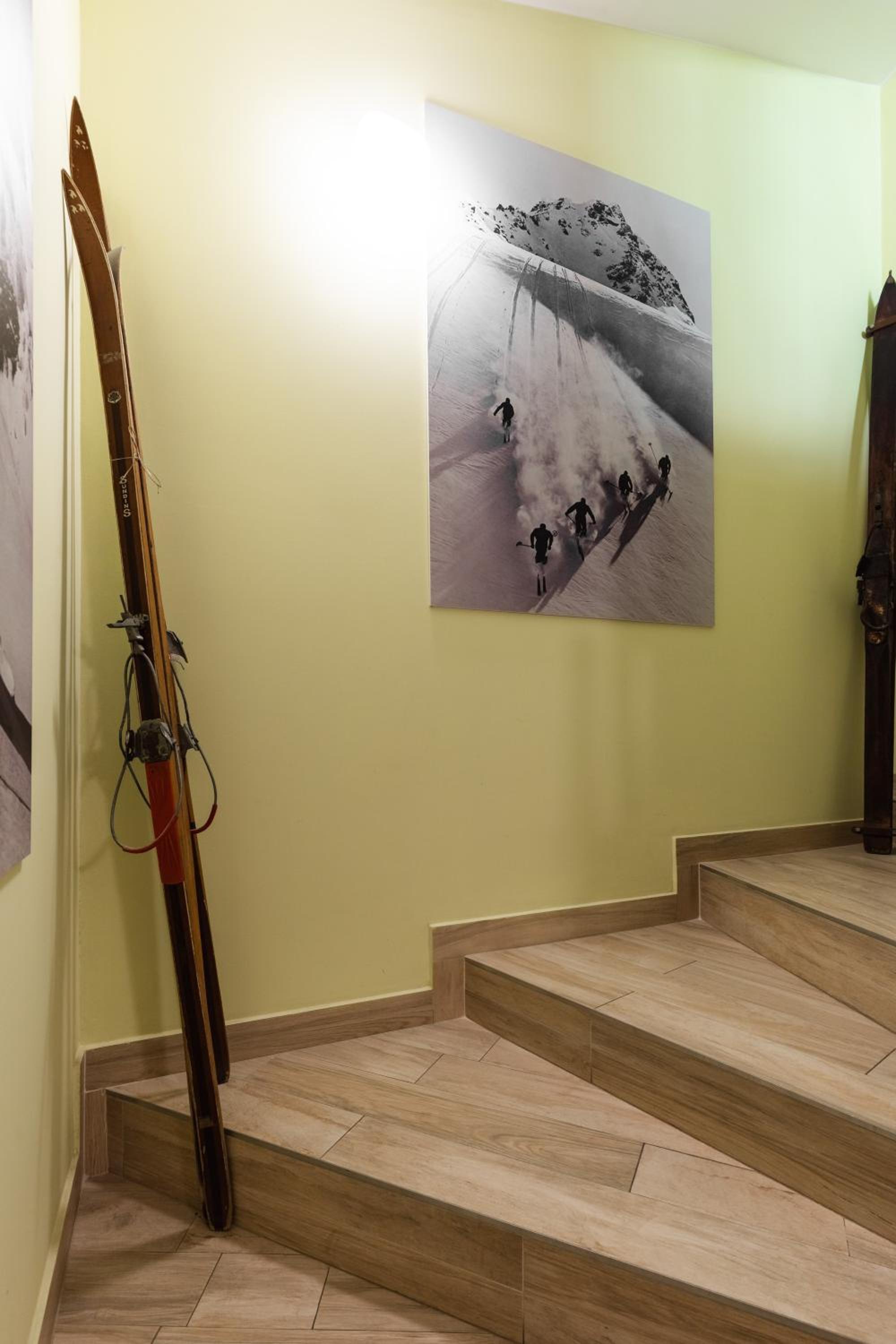 Apartment with Terrace - Photo 6