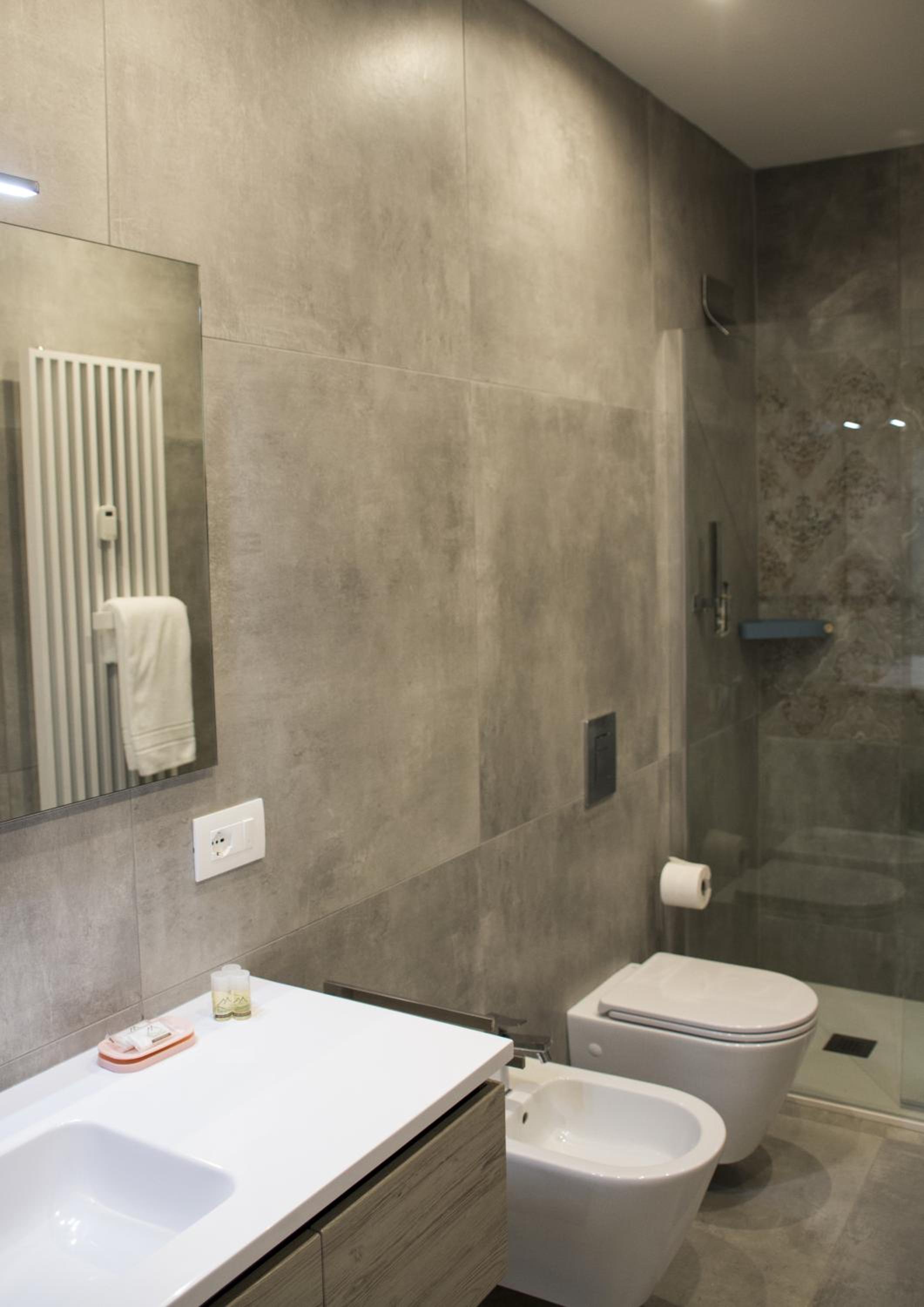 One-Bedroom Apartment - Photo 3