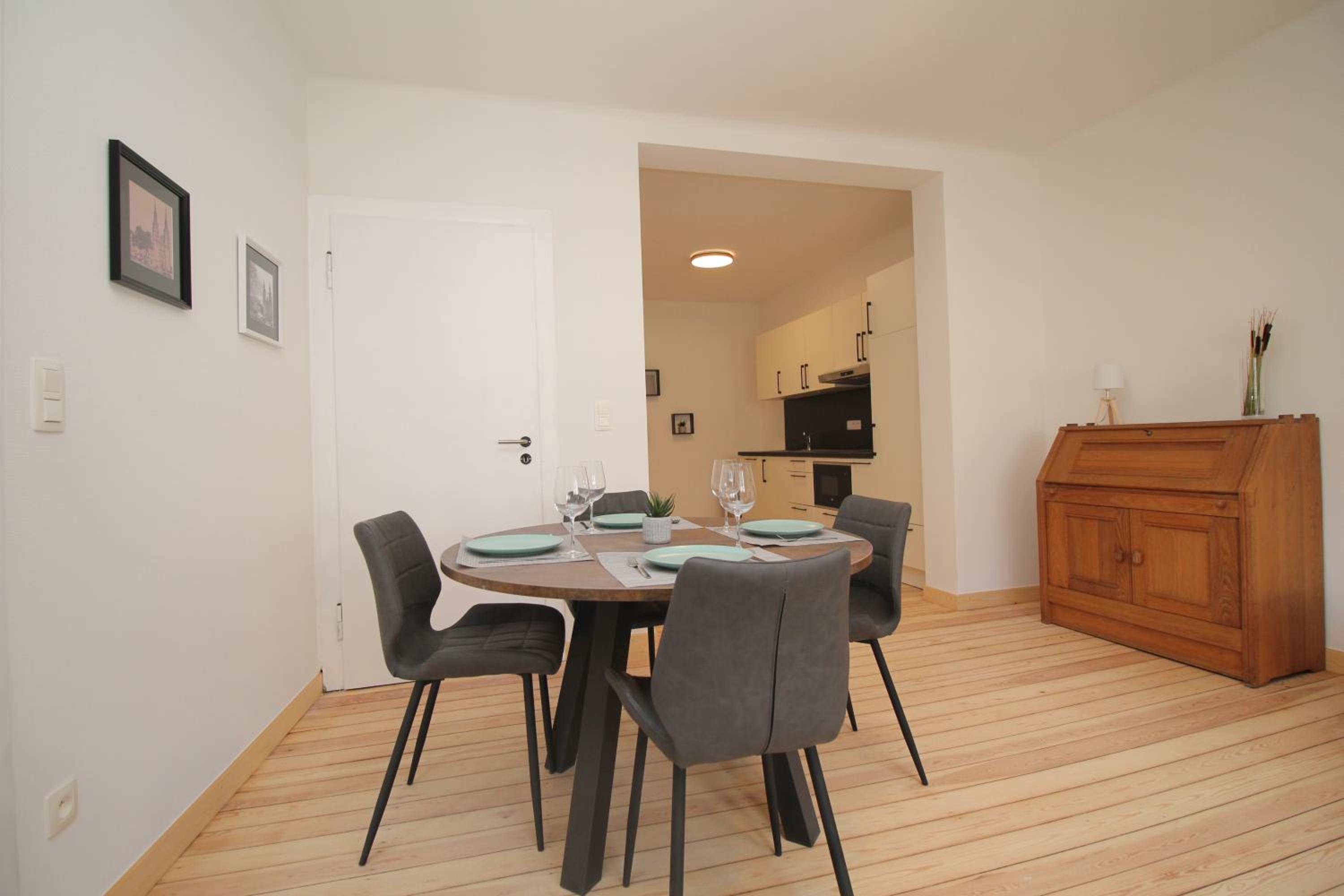 One-Bedroom Apartment photo 2