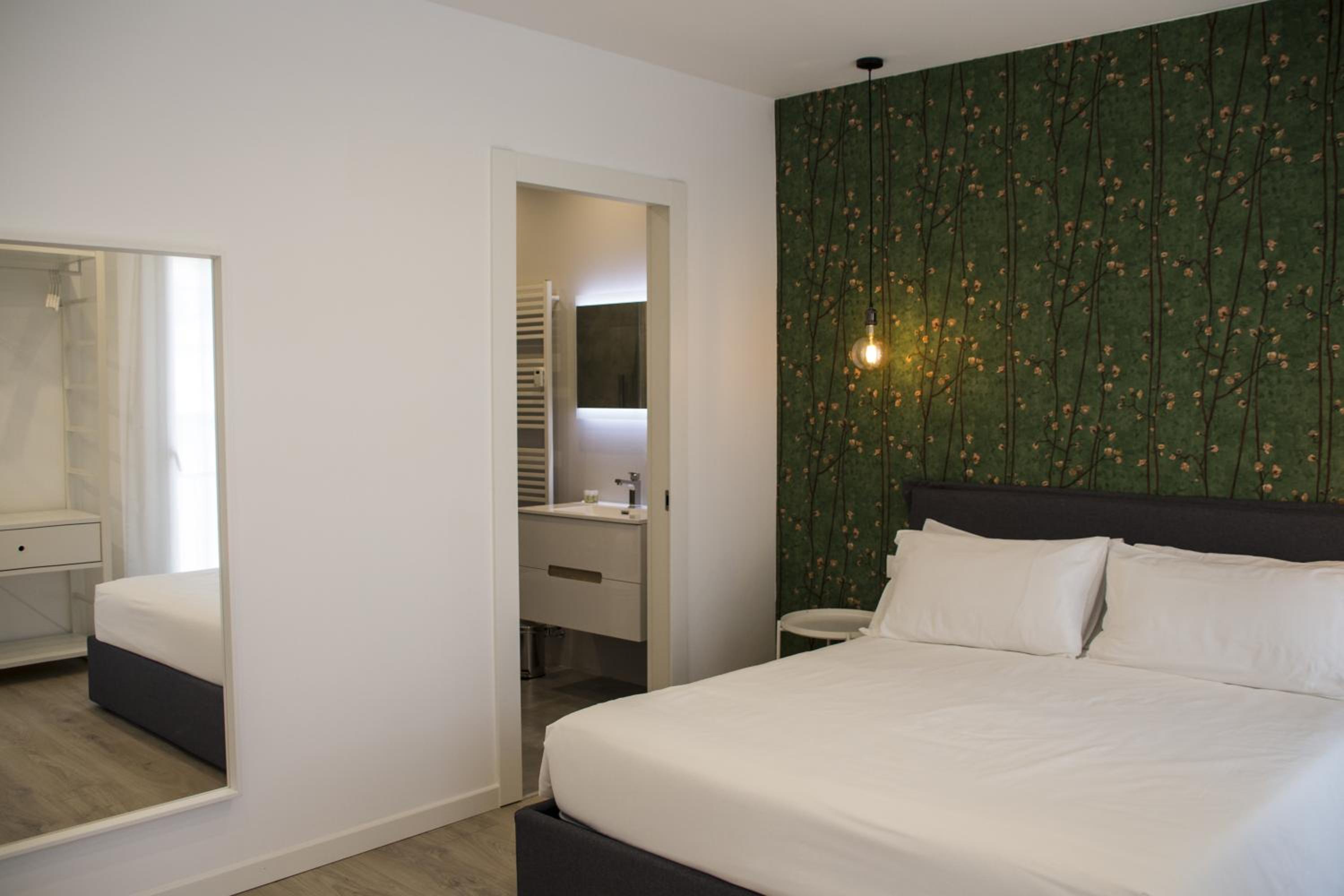 Two-Bedroom Apartment - Photo 6