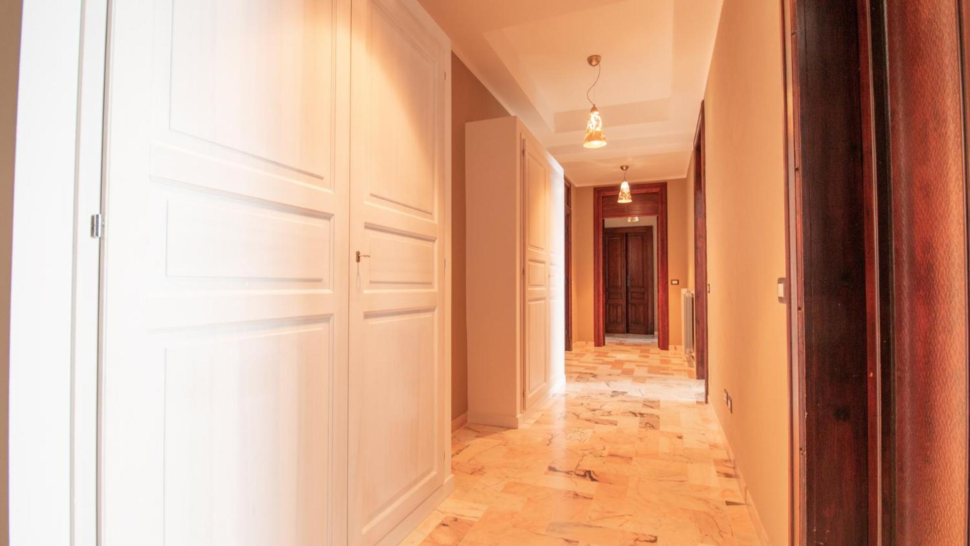 Double Room with Private External Bathroom - Photo 4
