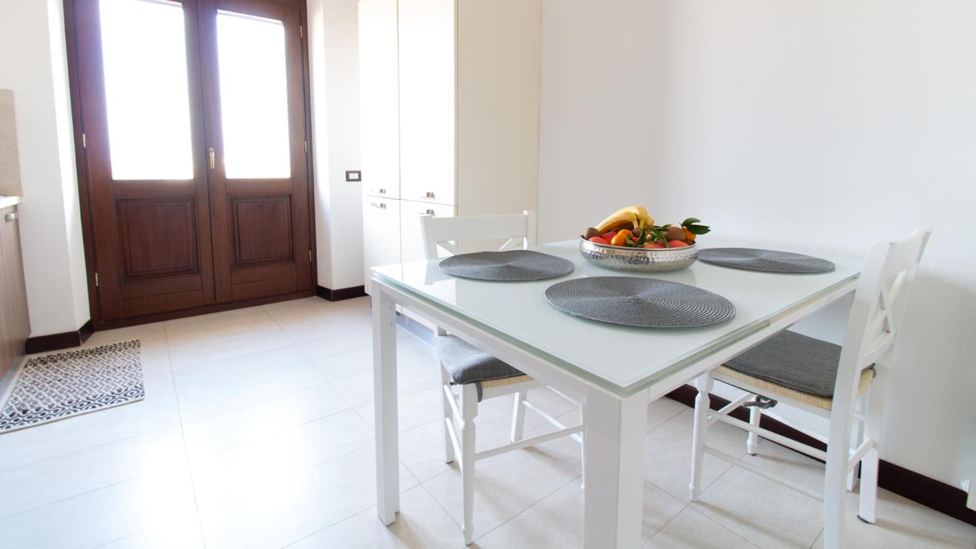 Double Room with Private External Bathroom - Photo 2