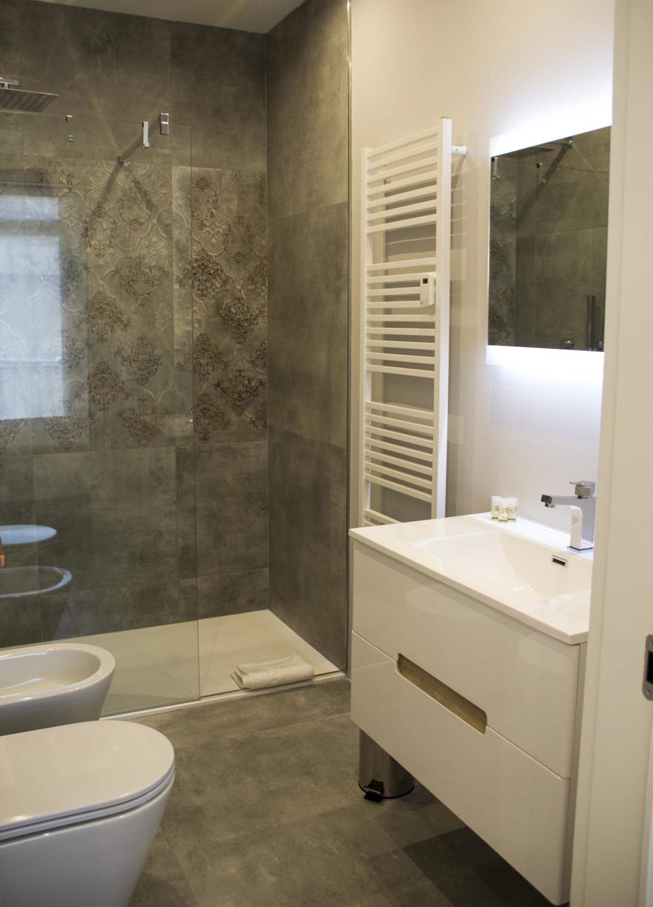 Two-Bedroom Apartment - Photo 8