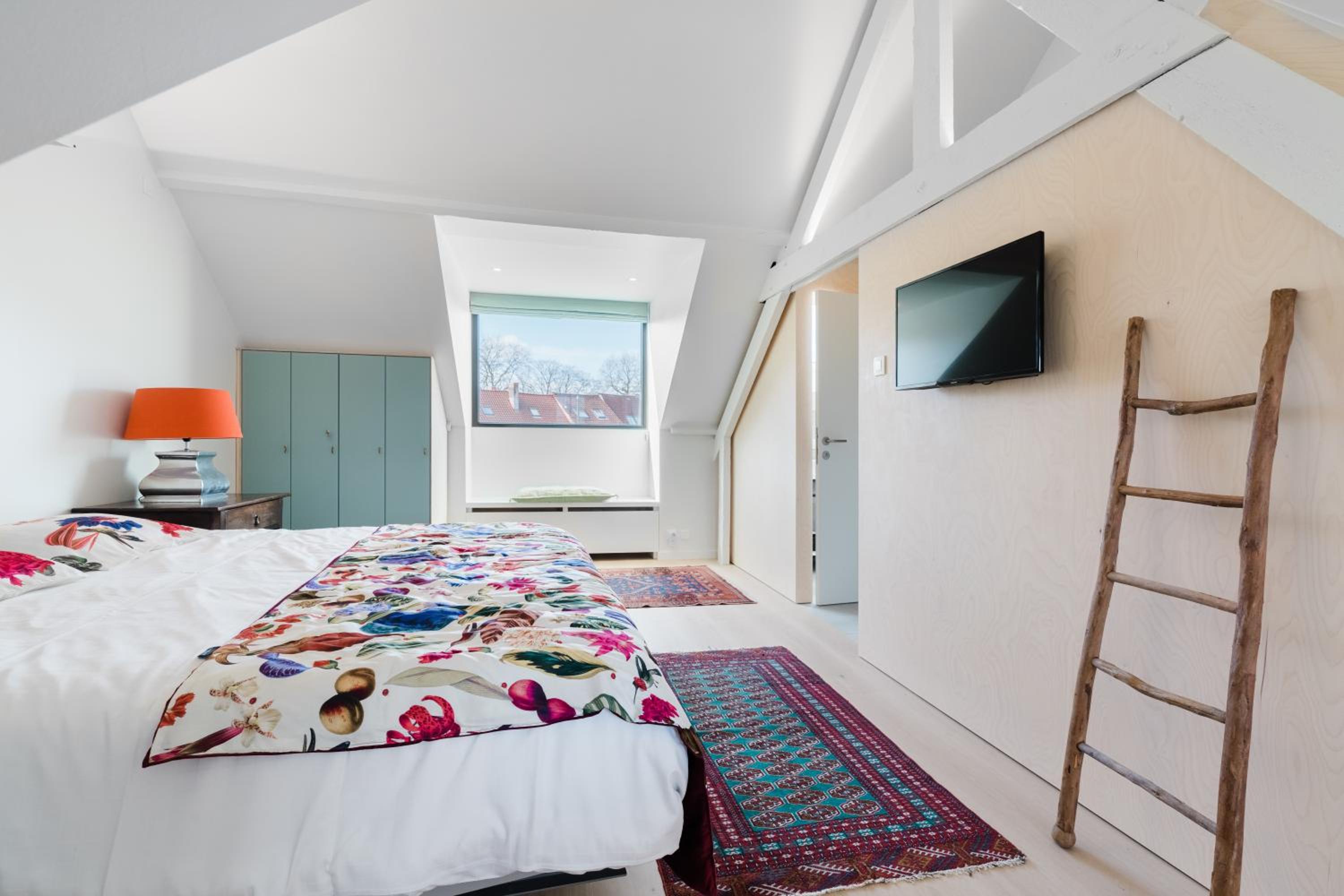Deluxe King Room - Photo 6