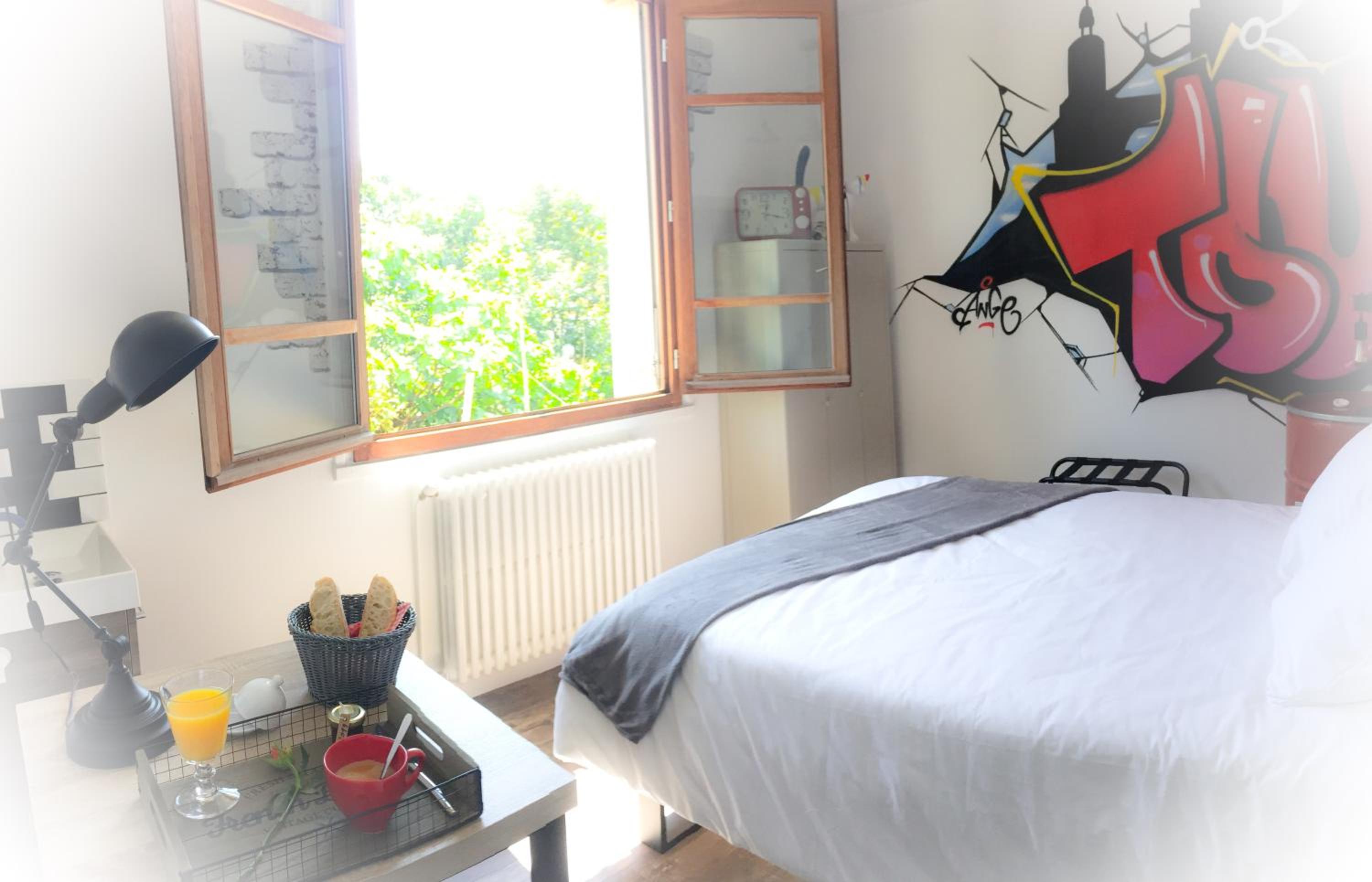 Quadruple Room with Shared Bathroom photo 2