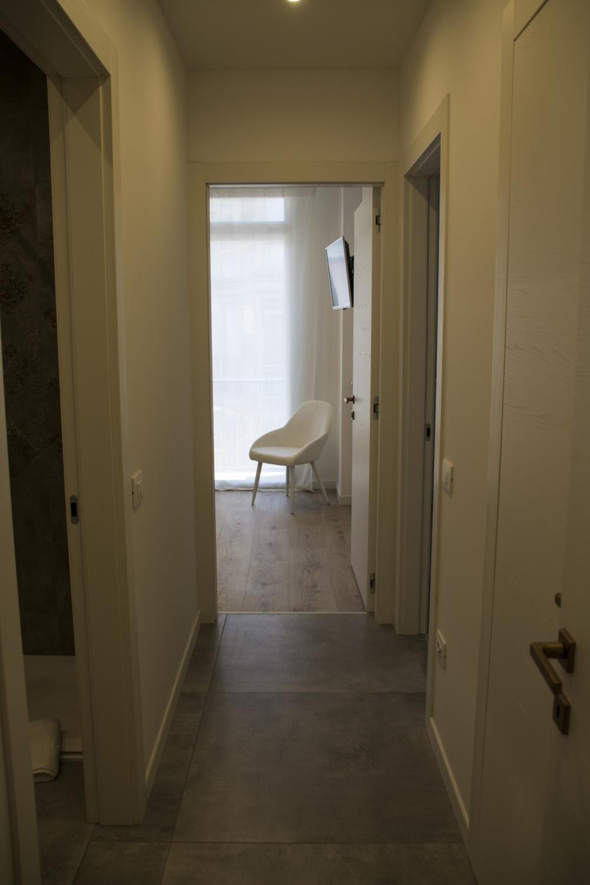 Two-Bedroom Apartment - Photo 3