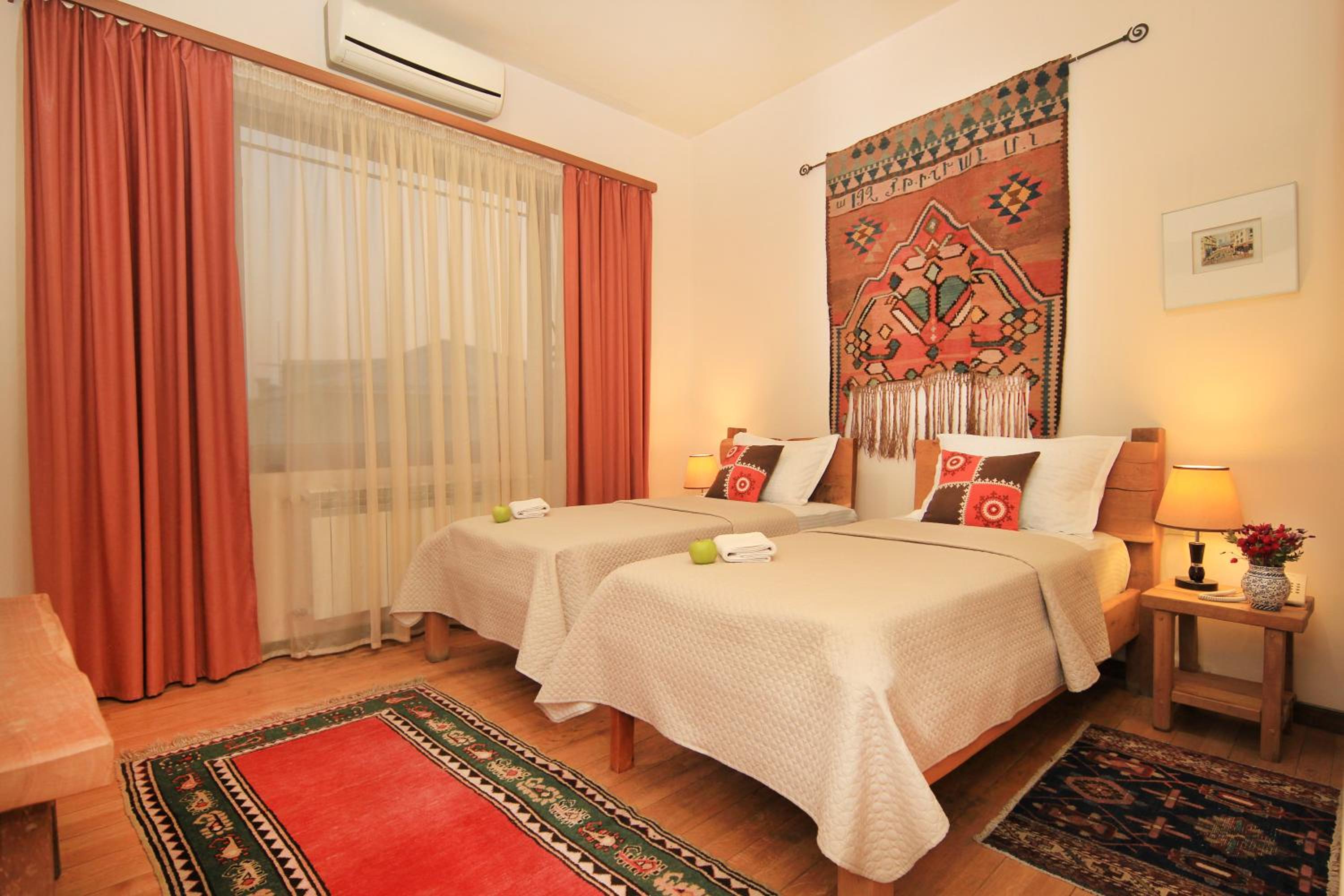 Budget Twin Room photo 2