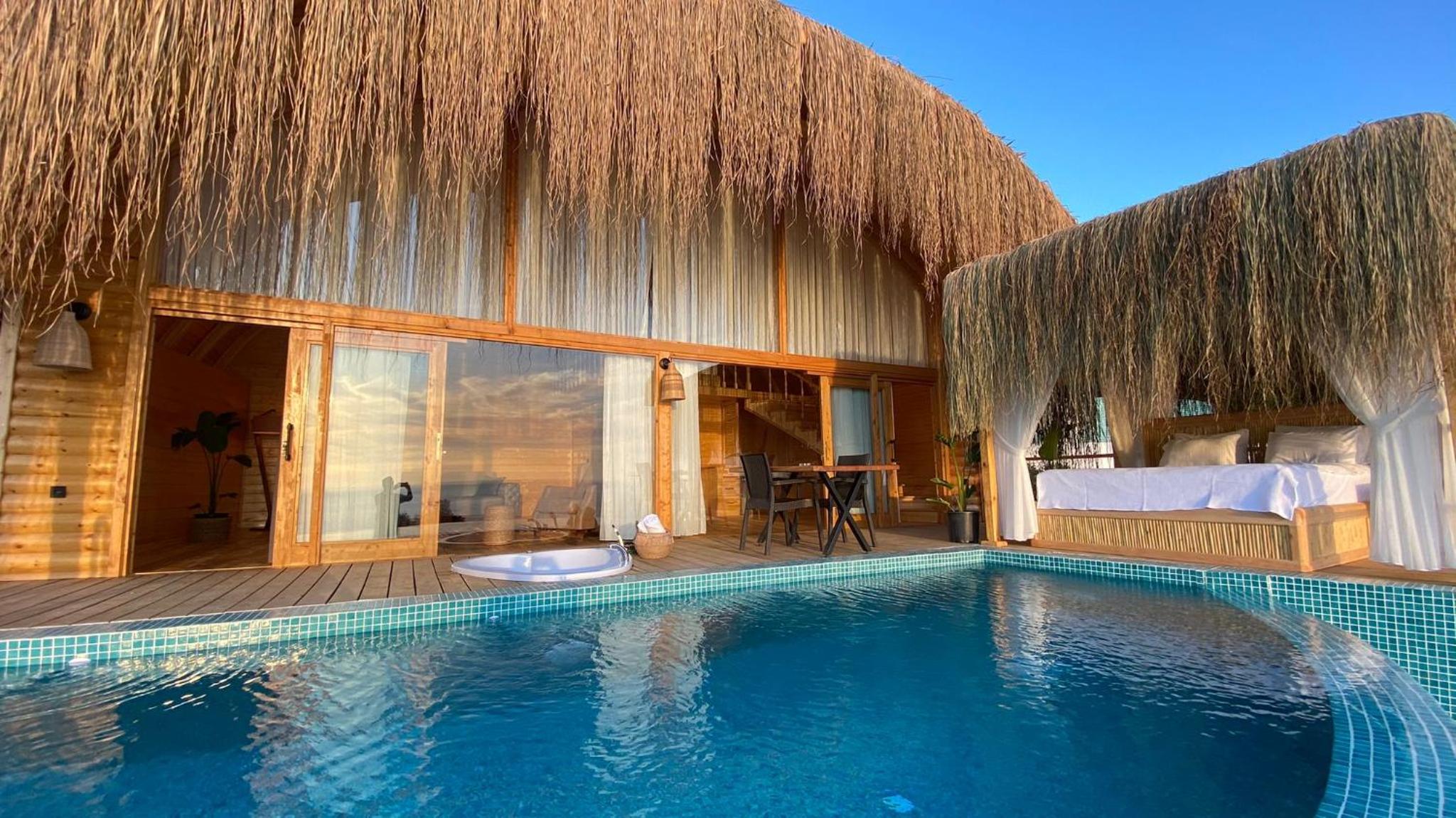 Bungalow with Sea View - Photo 2