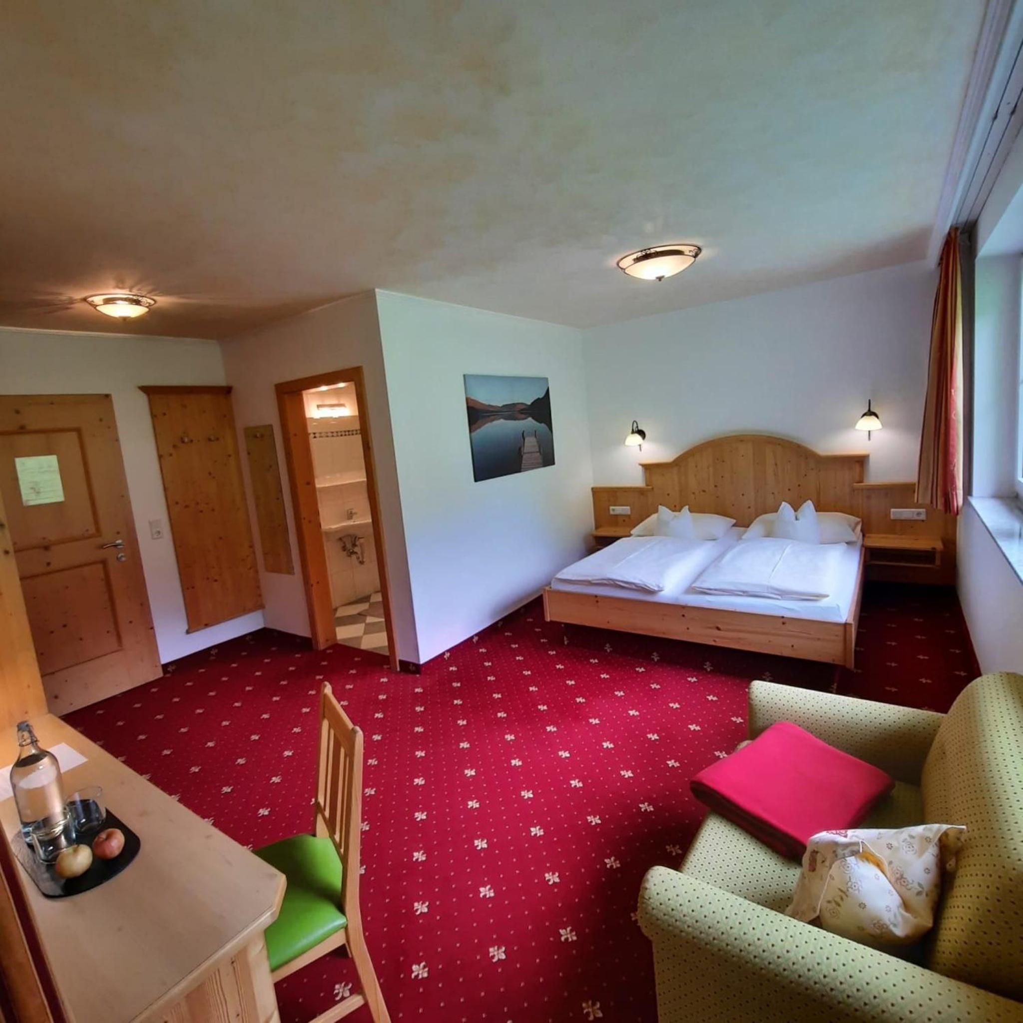 Two-Bedroom Apartment with Balcony photo 3