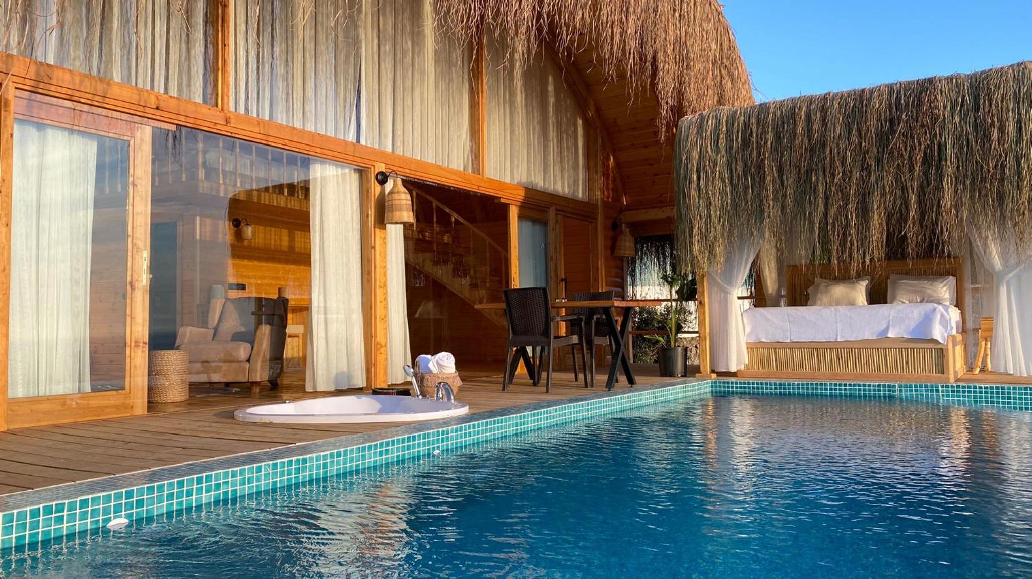 Bungalow with Sea View - Photo 8