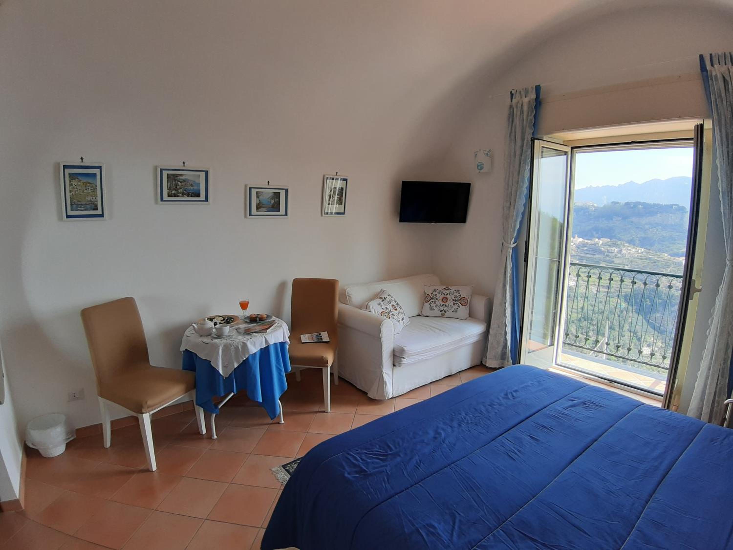 Double or Twin Room with Sea View - Photo 28
