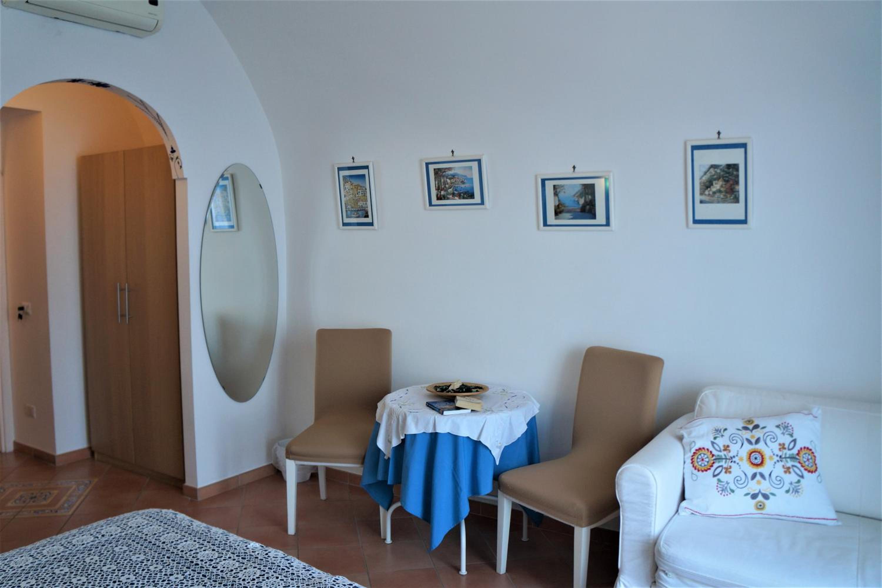 Double or Twin Room with Sea View - Photo 11