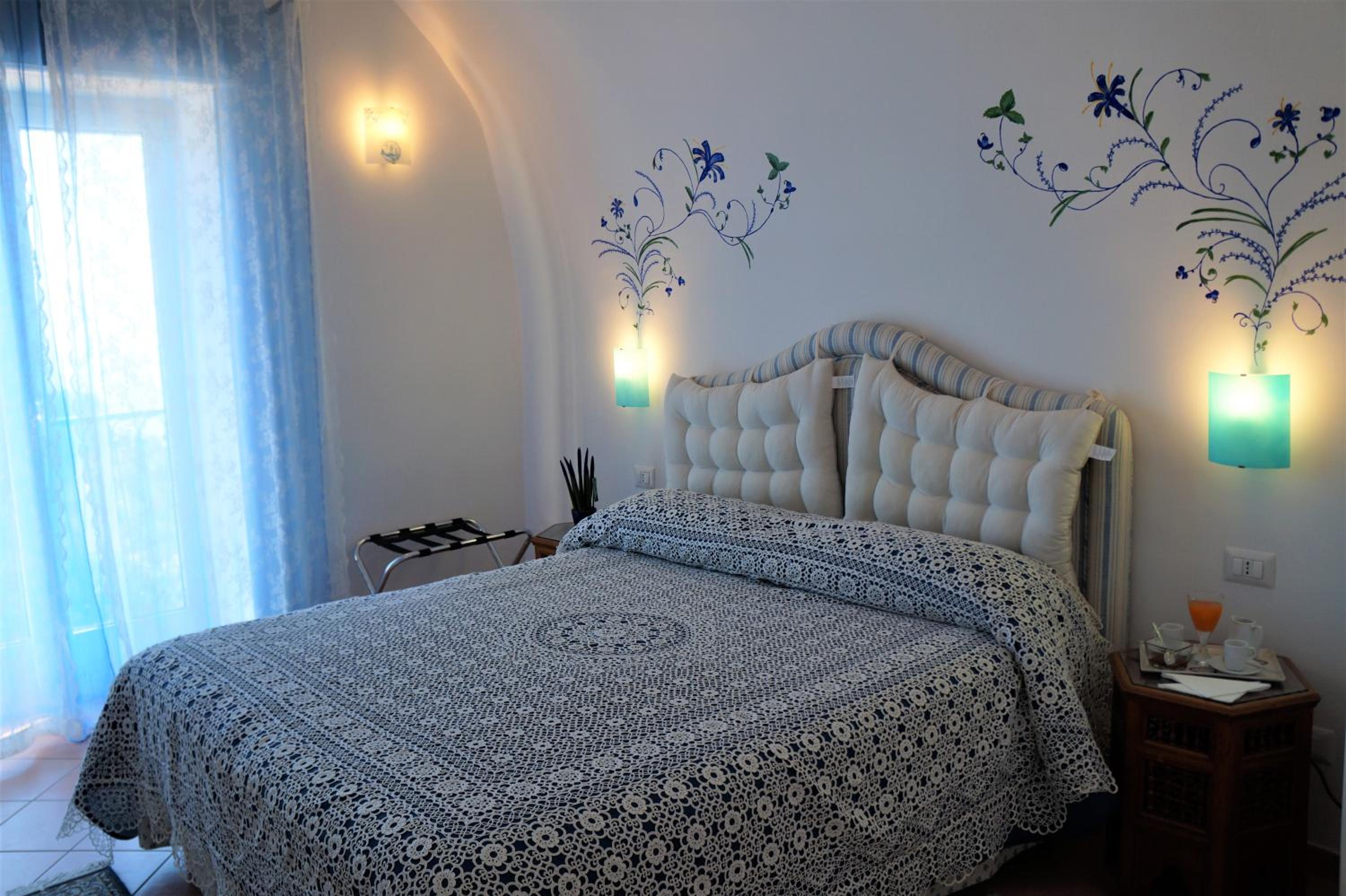Double or Twin Room with Sea View - Photo 26