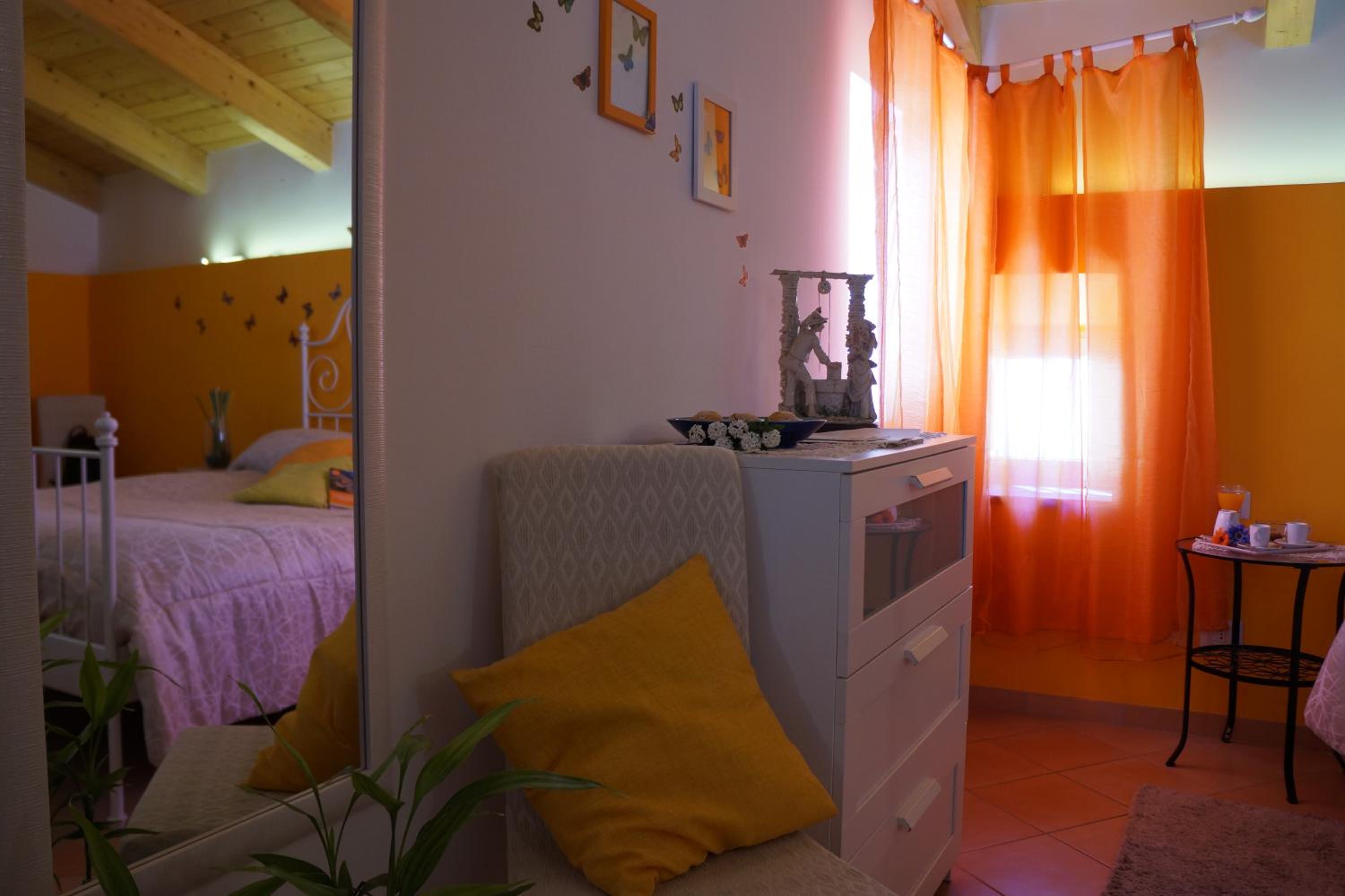 Double or Twin Room with Sea View - Photo 7