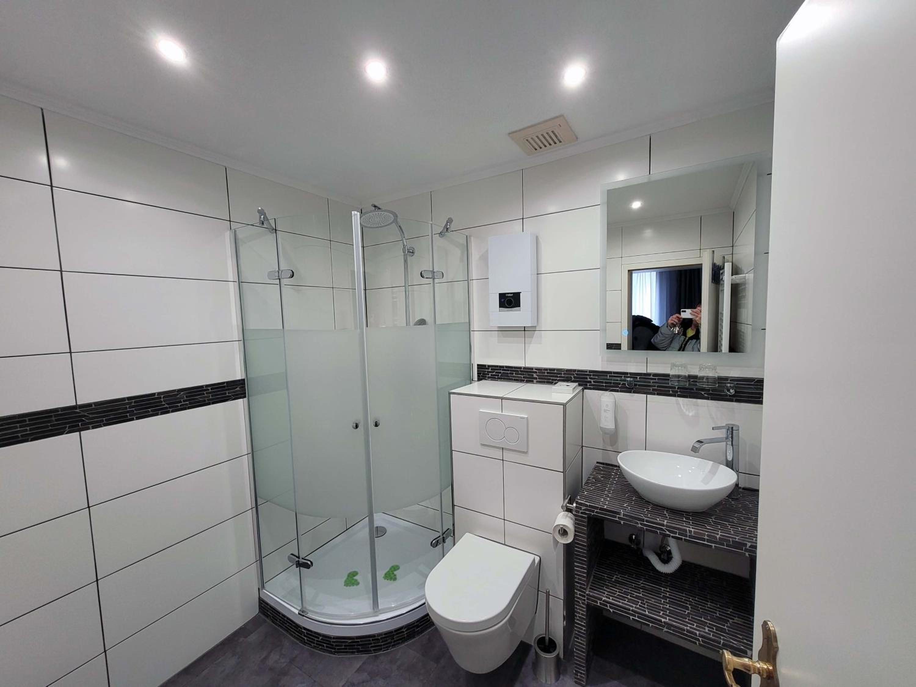 Double Room with Extra Bed - Photo 2