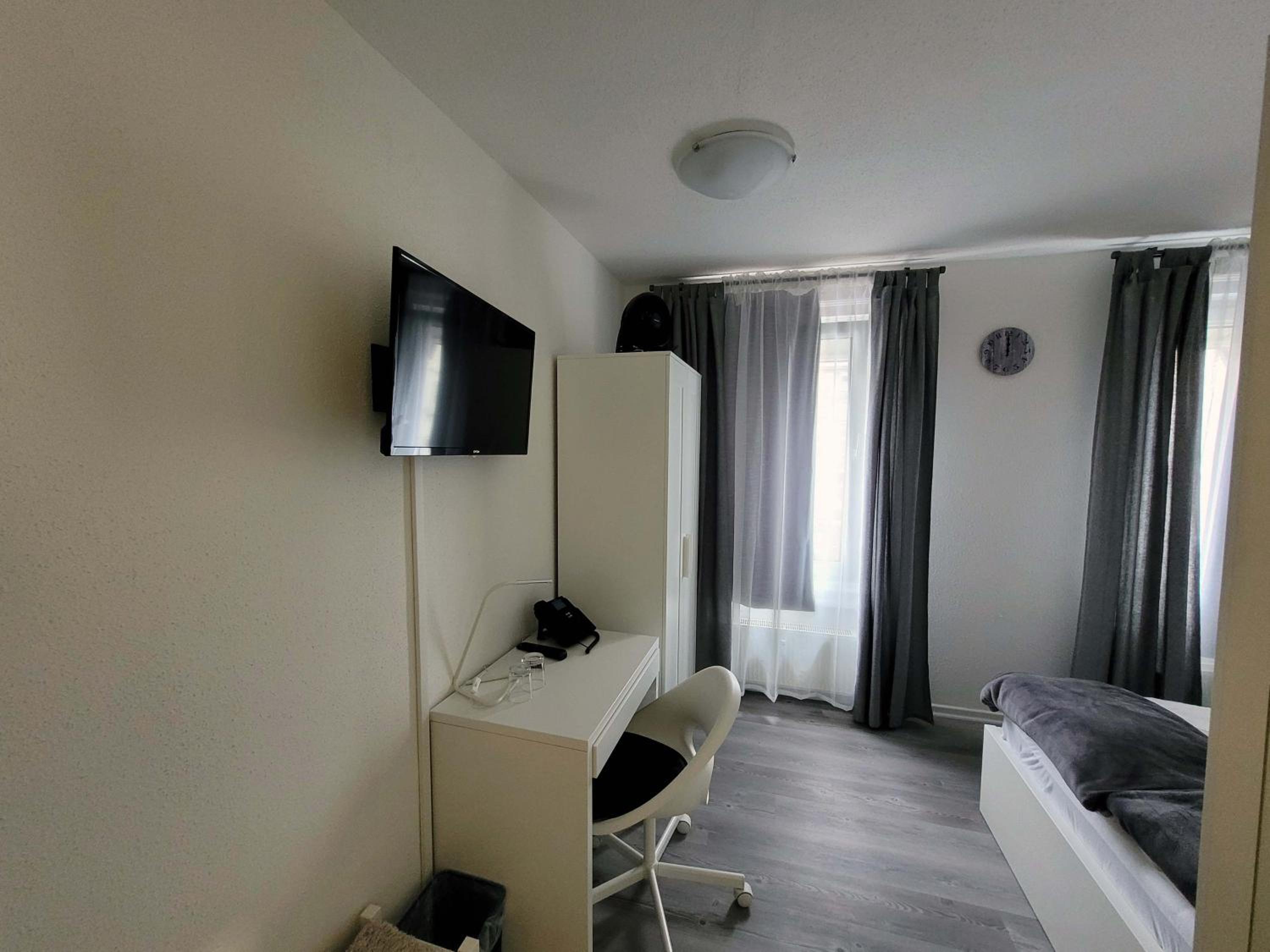 Single Room photo 3